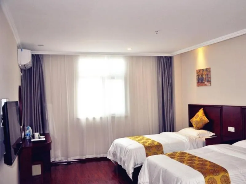 Bed in GreenTree Inn XuZhou Benteng Avenue Express Hotel