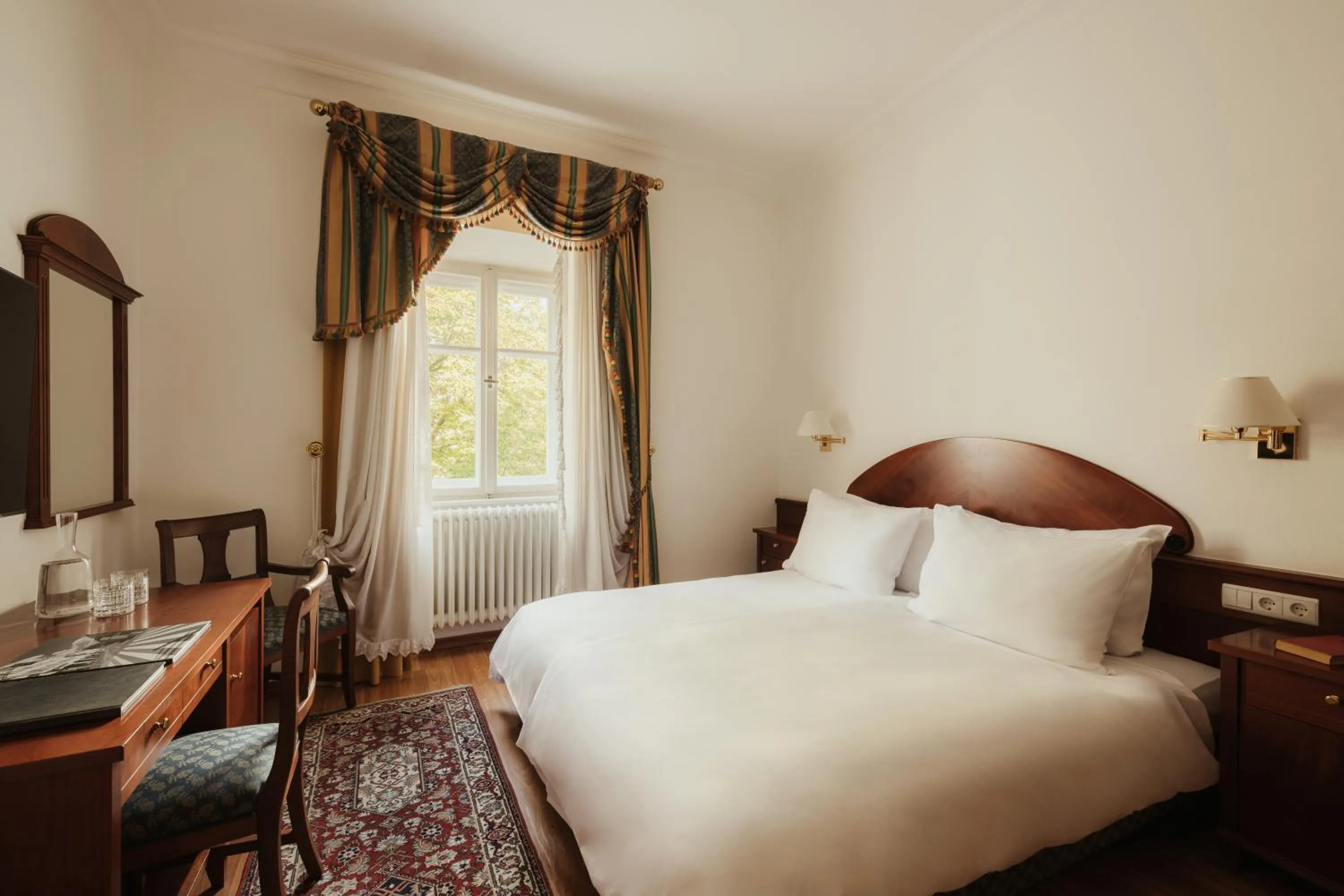 Bedroom, Bed in Corso am Graben