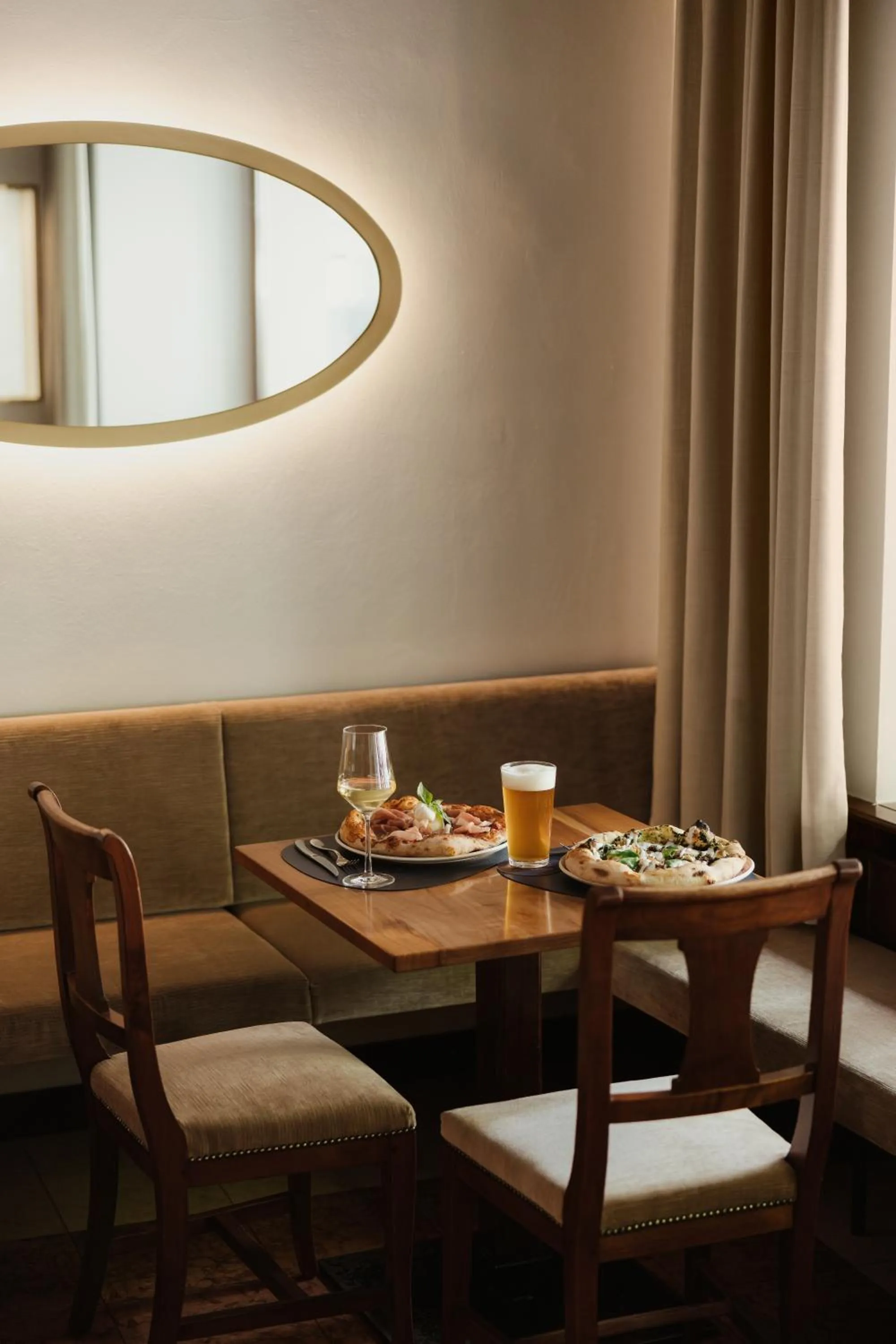 Restaurant/places to eat in Corso am Graben