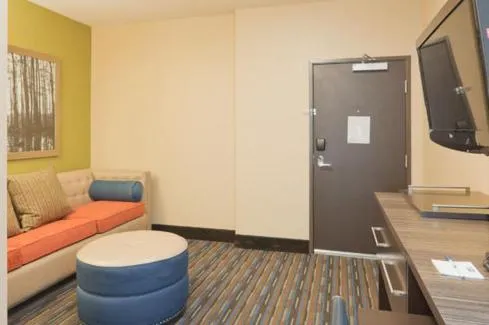Seating area in Holiday Inn Express Fulton by IHG