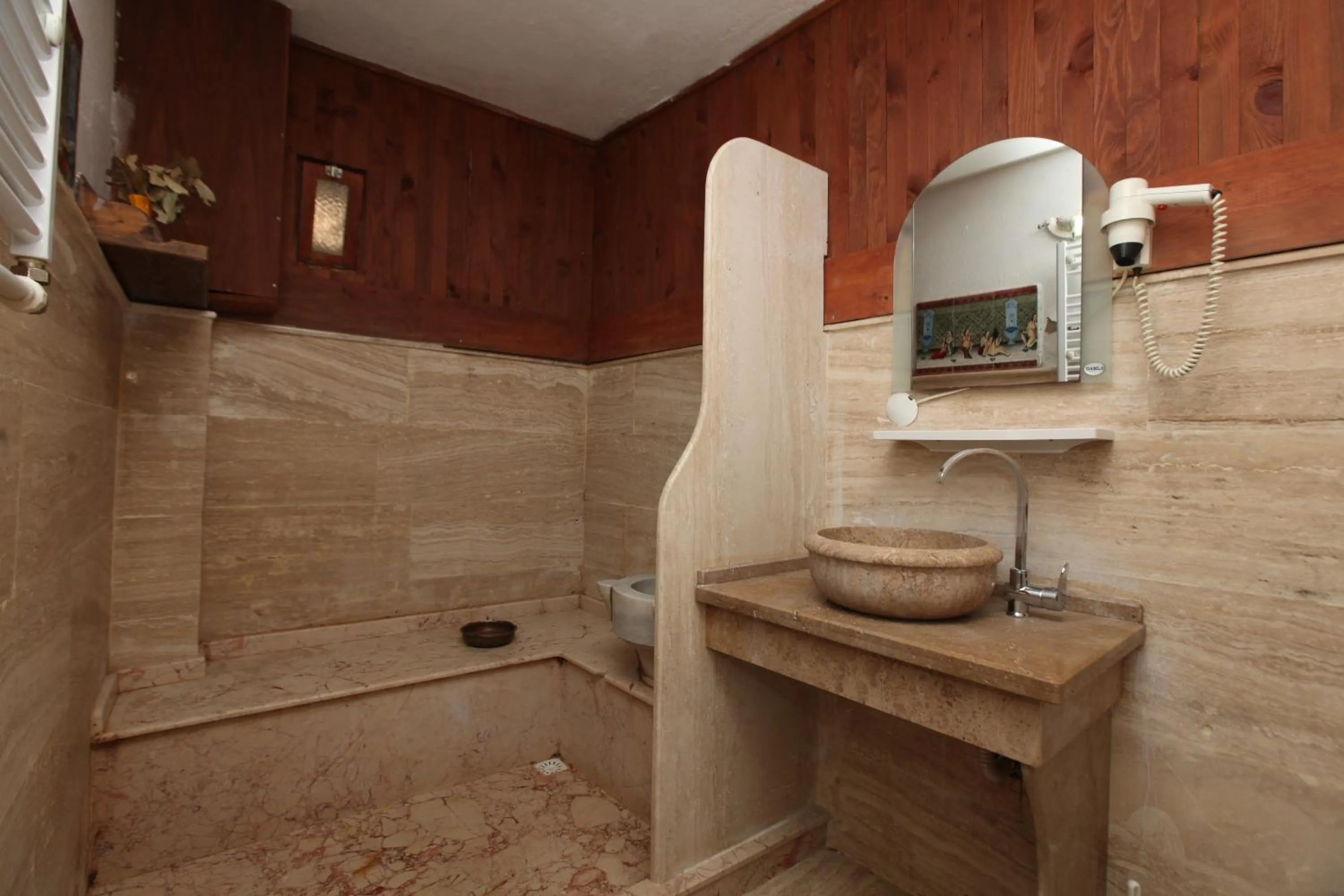 Bathroom in Kirkinca Hotel