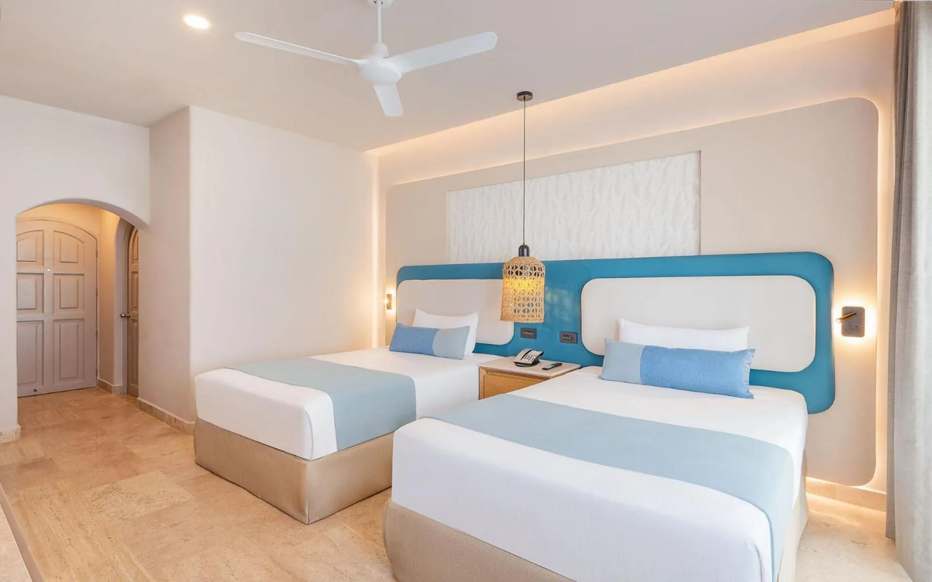 Bed in GR Solaris Caribe Adults Only - All Inclusive