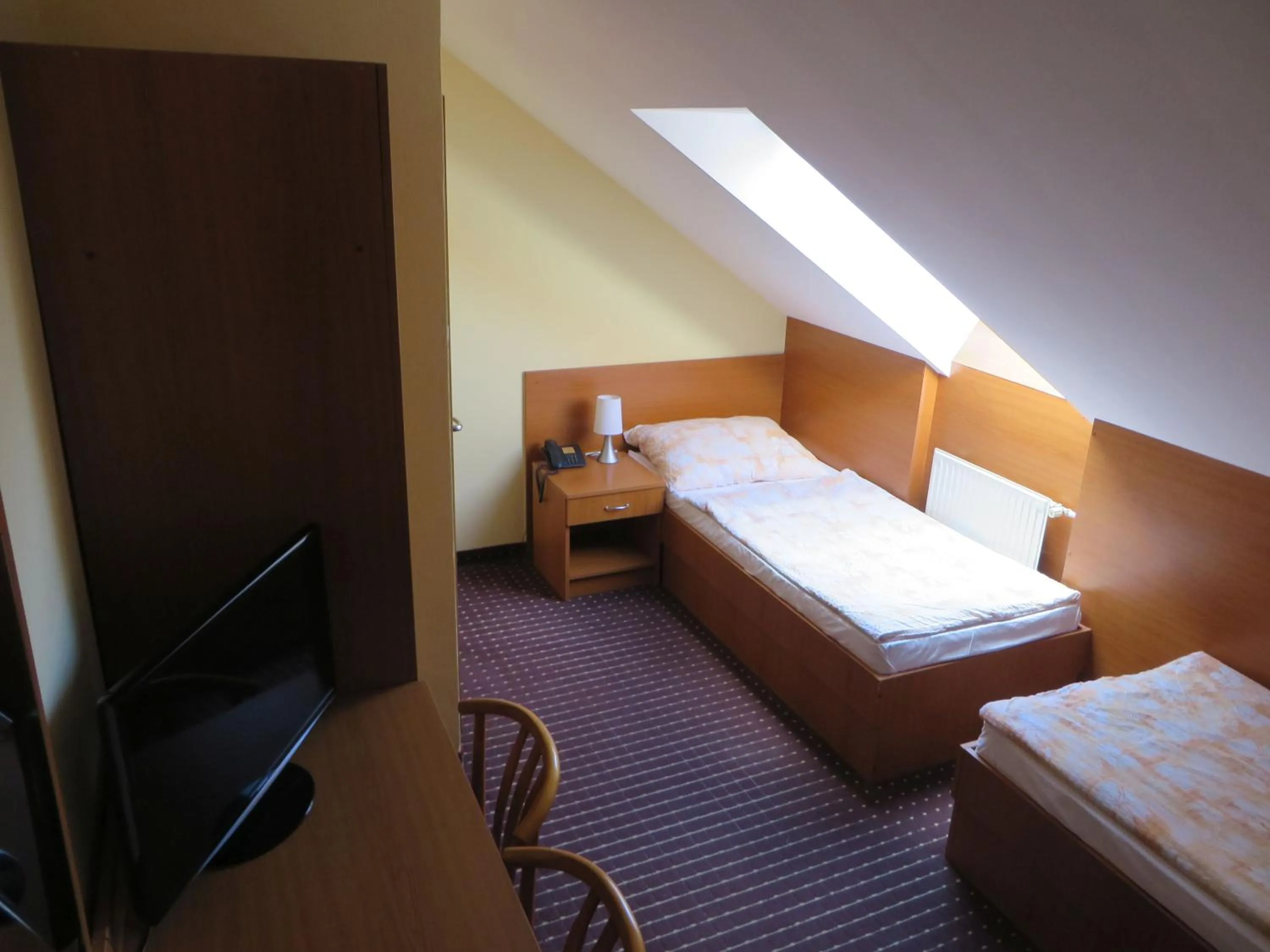 Photo of the whole room, Bed in Hotel Arnold