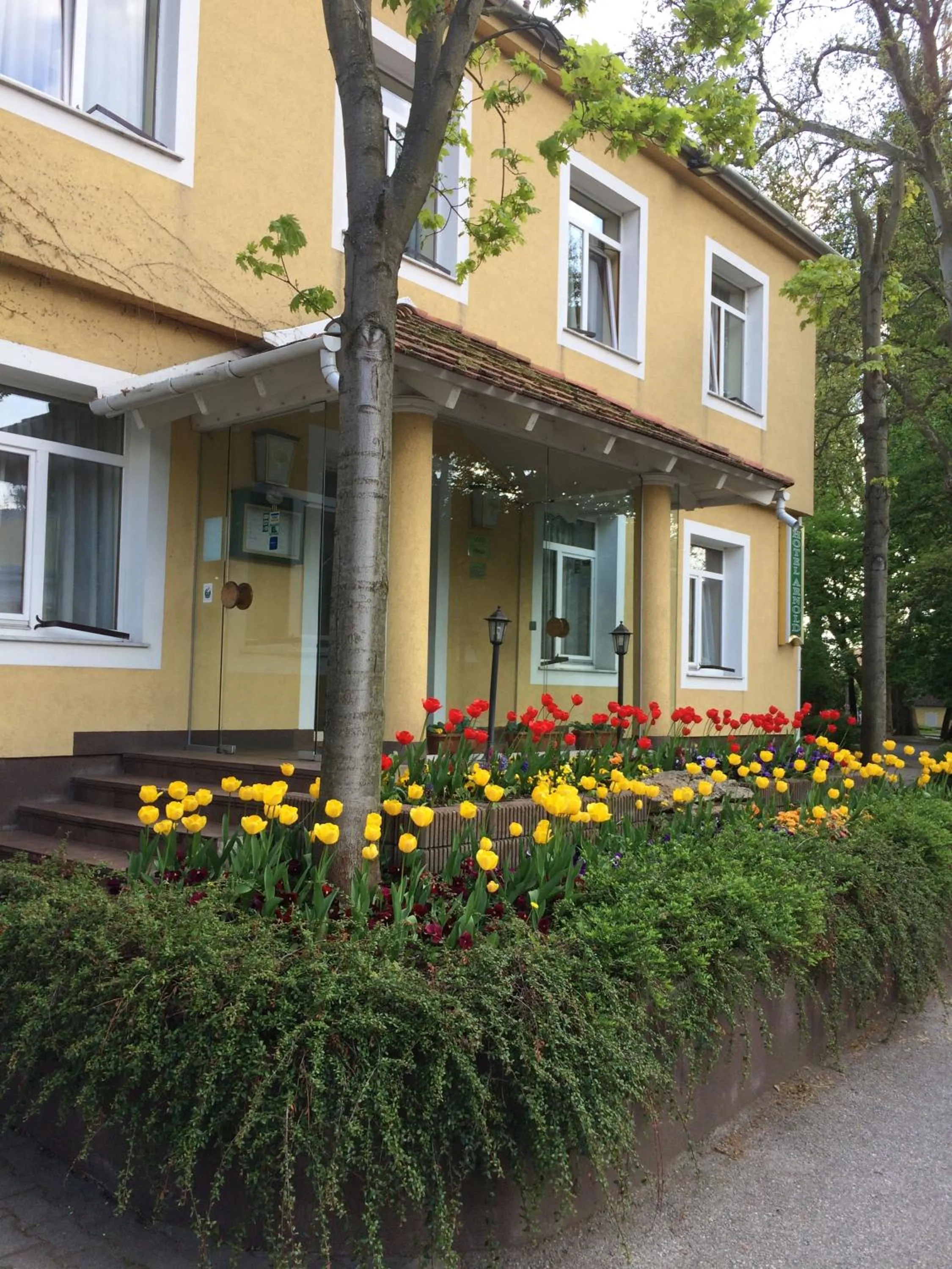 Facade/entrance in Hotel Arnold