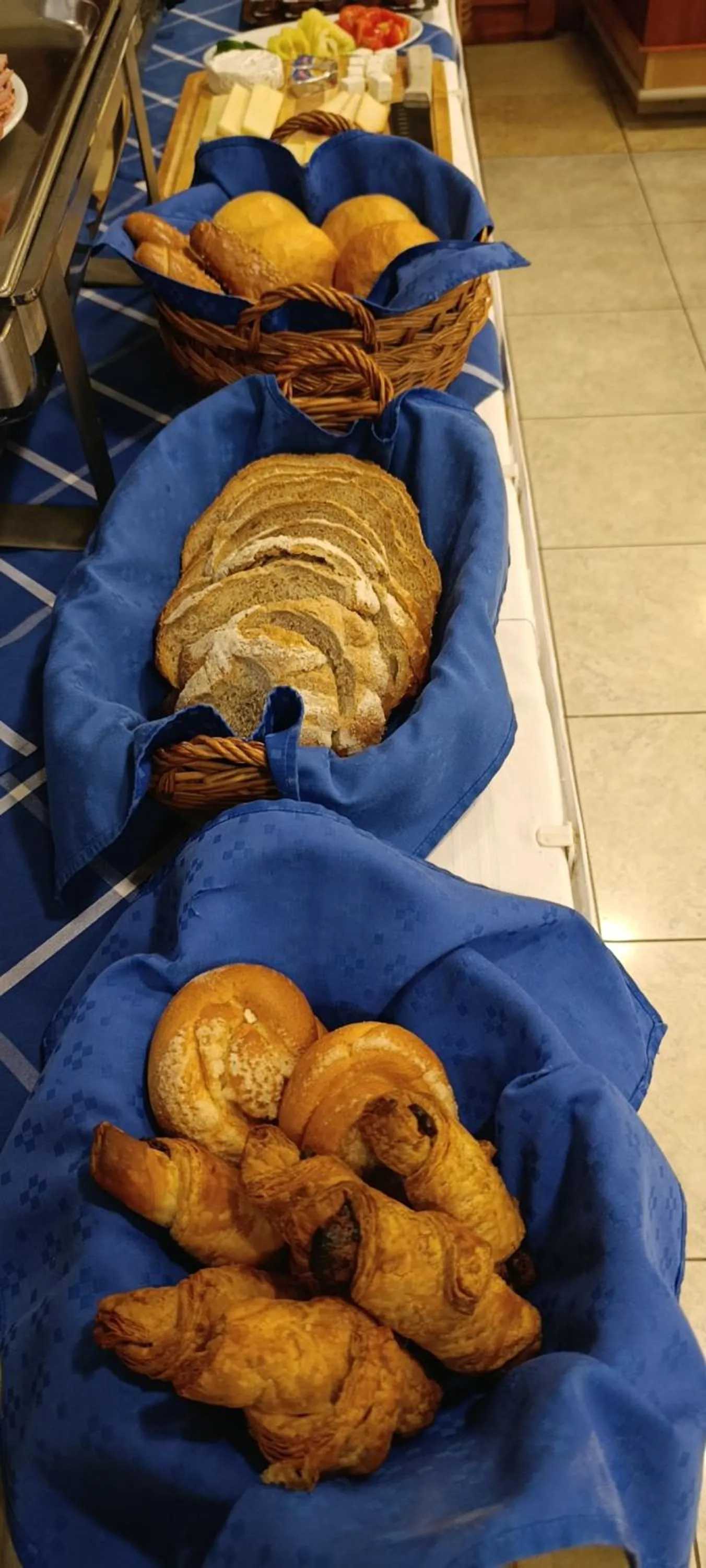 Breakfast in Hotel Arnold