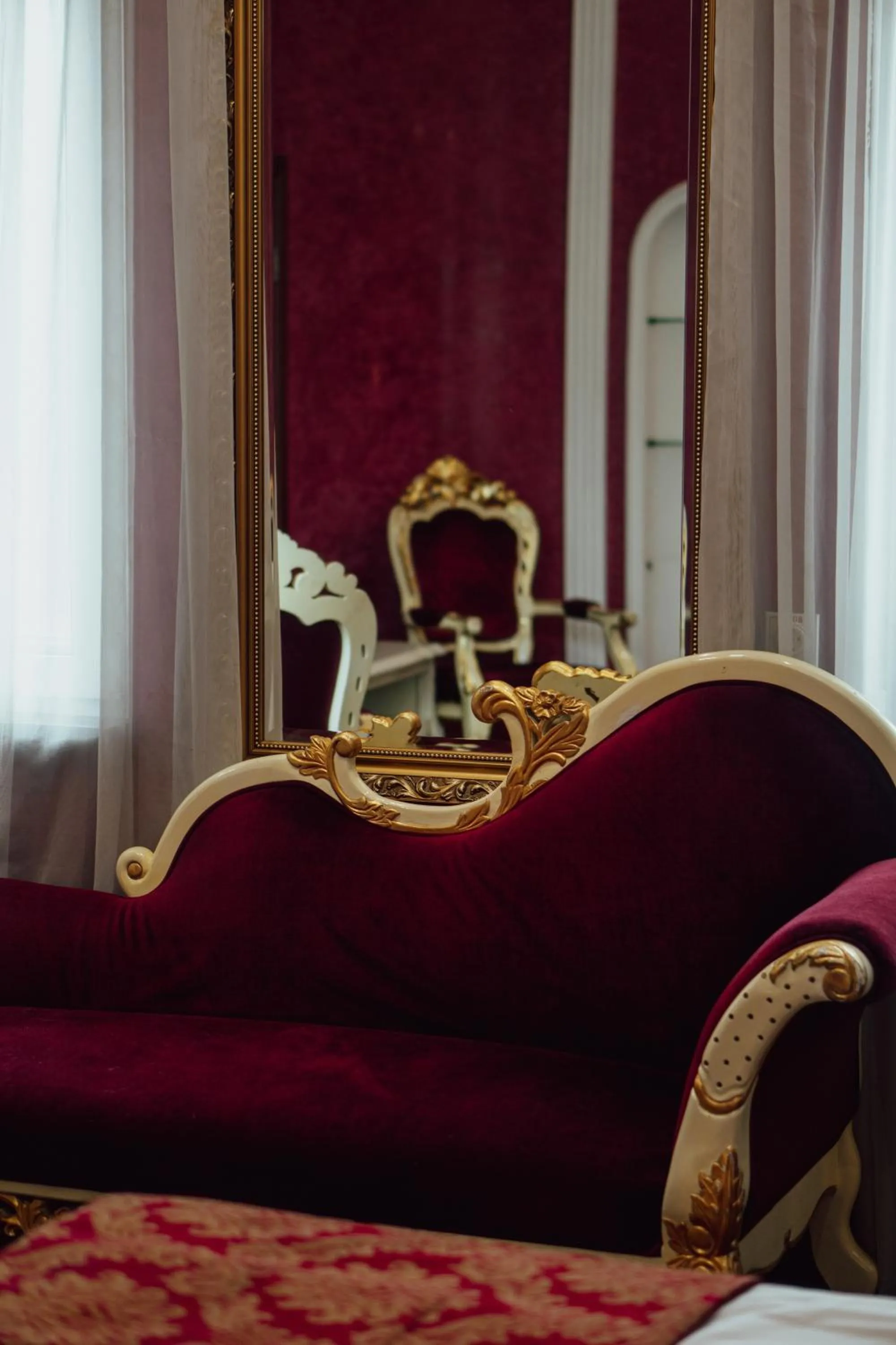 Living room in De Paris Hotel