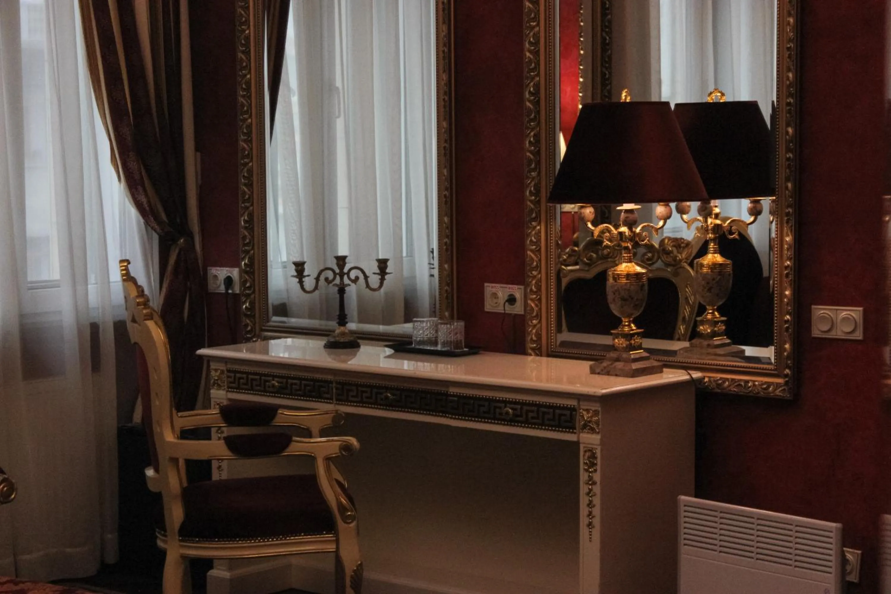 Dining area in De Paris Hotel