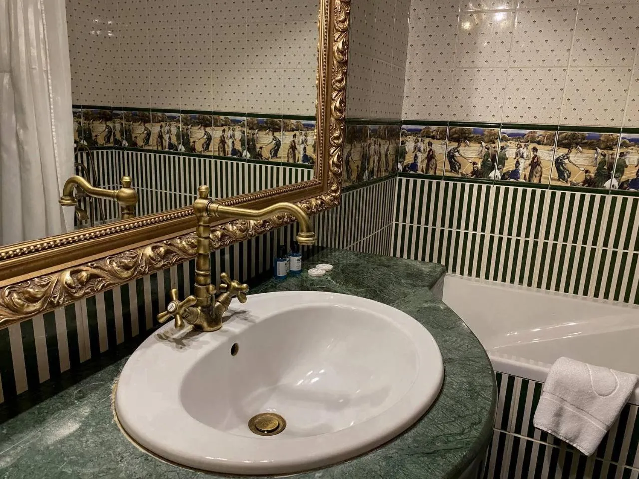 Bathroom in De Paris Hotel