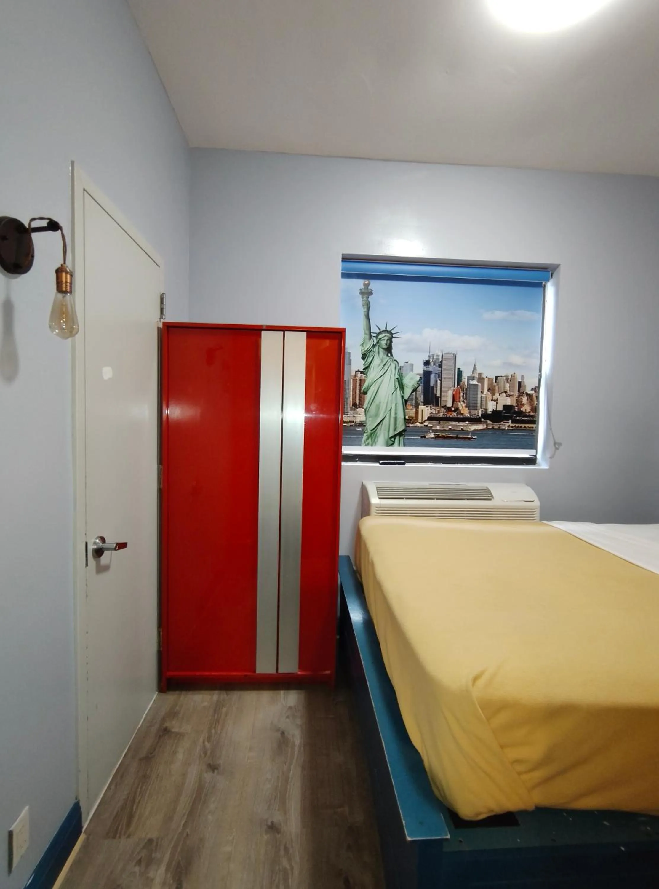 On site, Bed in Essence hotel