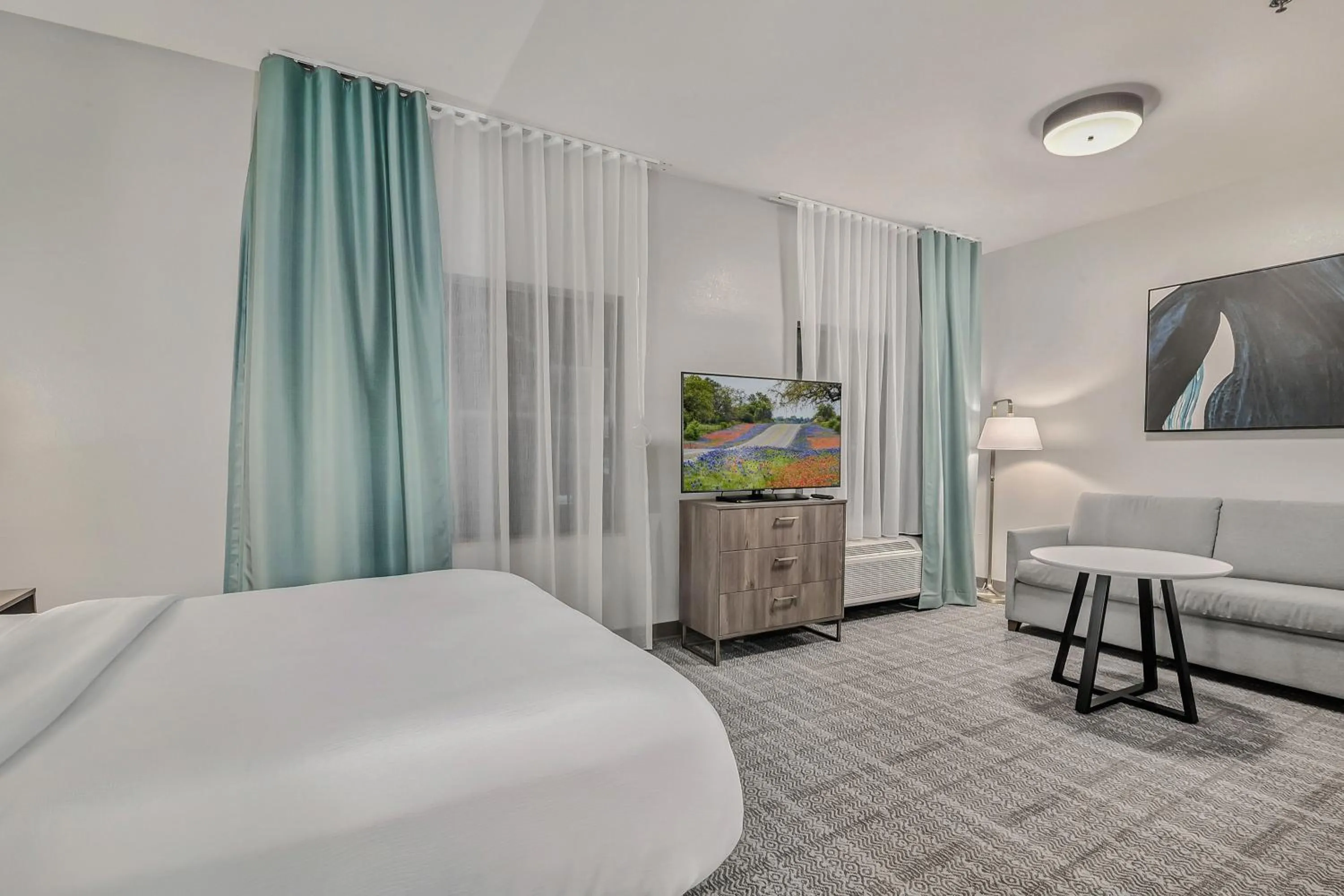 Photo of the whole room, Bed in Staybridge Suites Tyler University Area by IHG