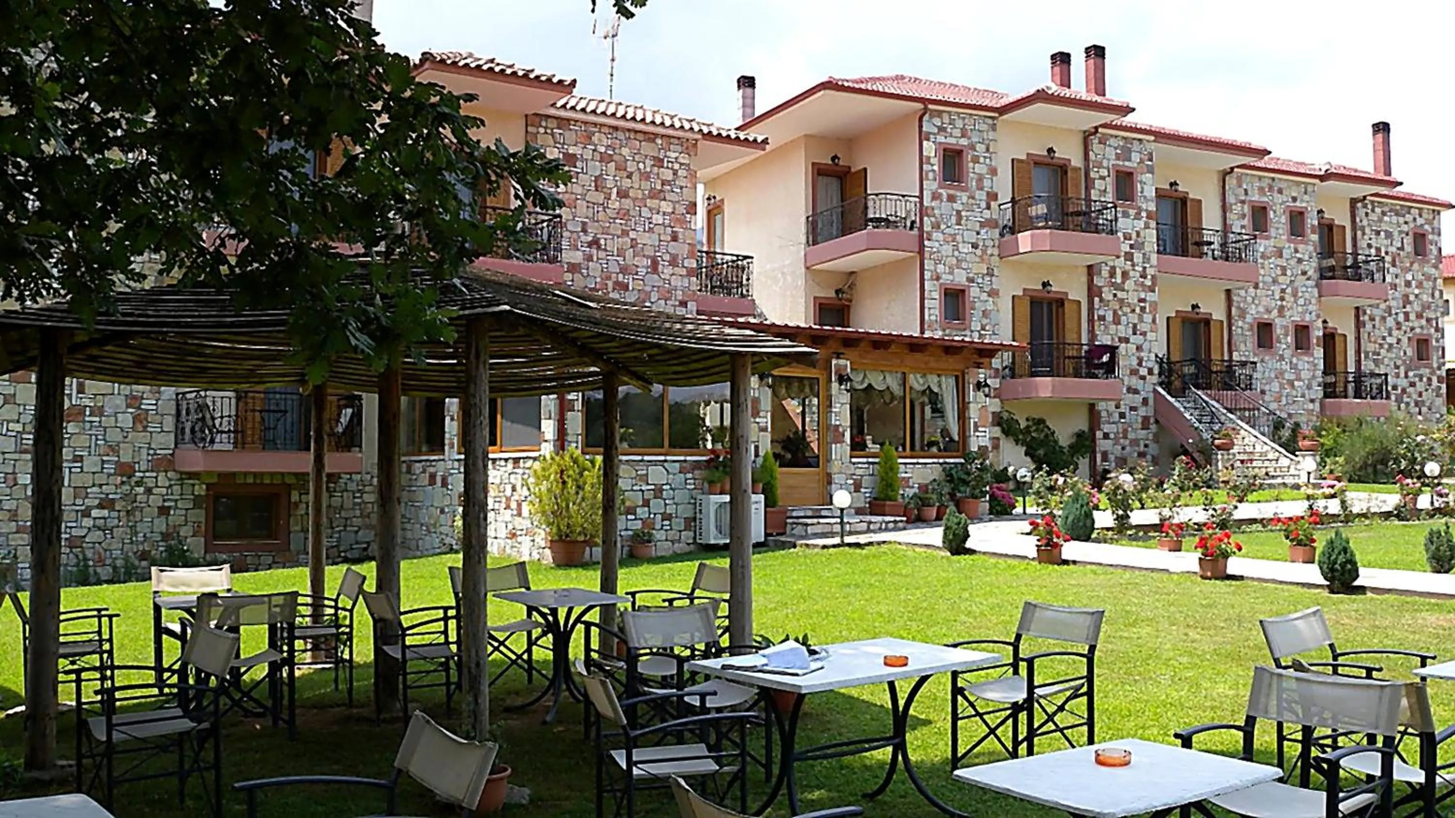 Orama Hotel - Serene Lake Plastira Retreat with Stunning Views