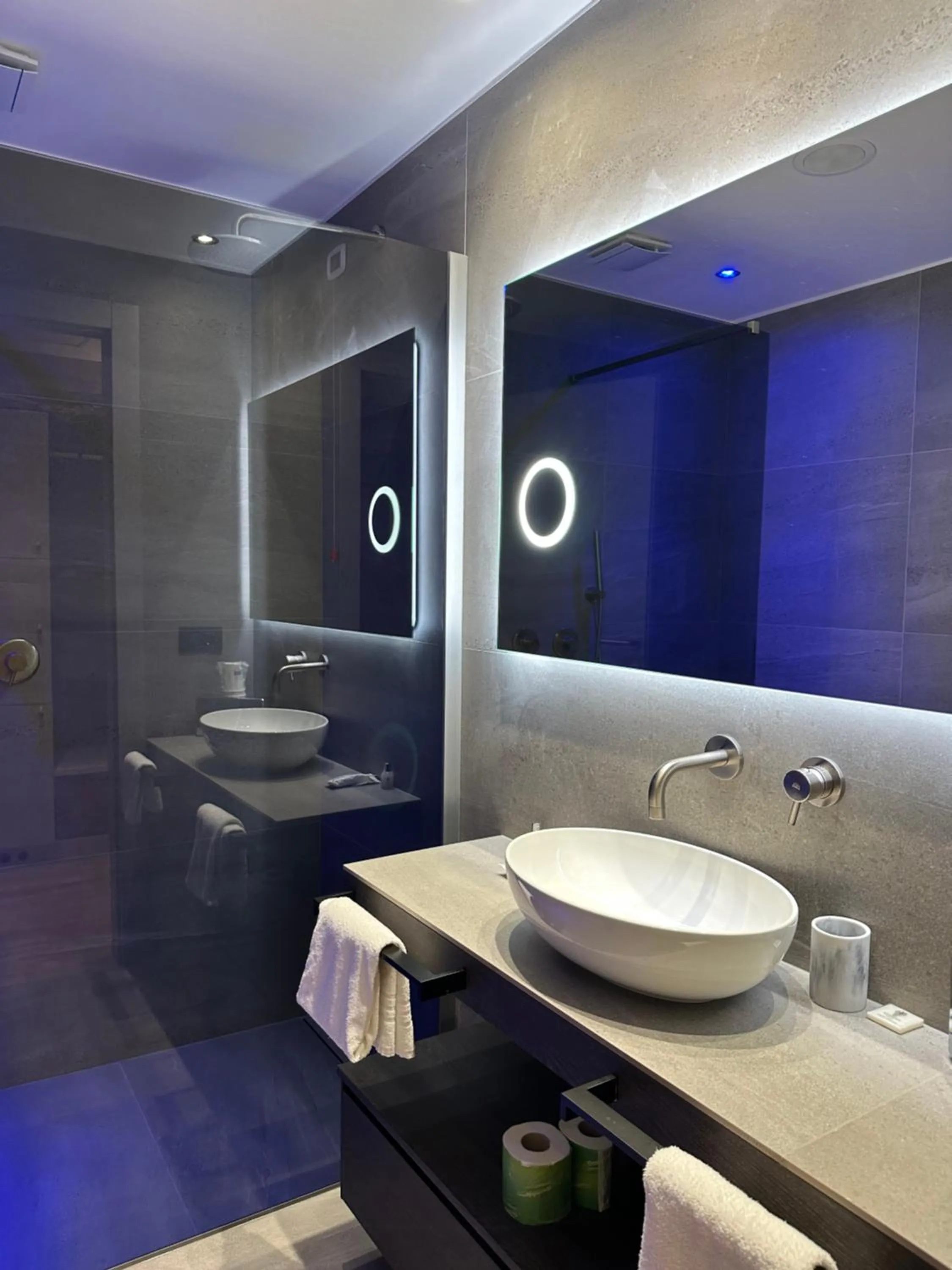 Bathroom in Park Hotel Ai Pini & Restaurant Ai Pini