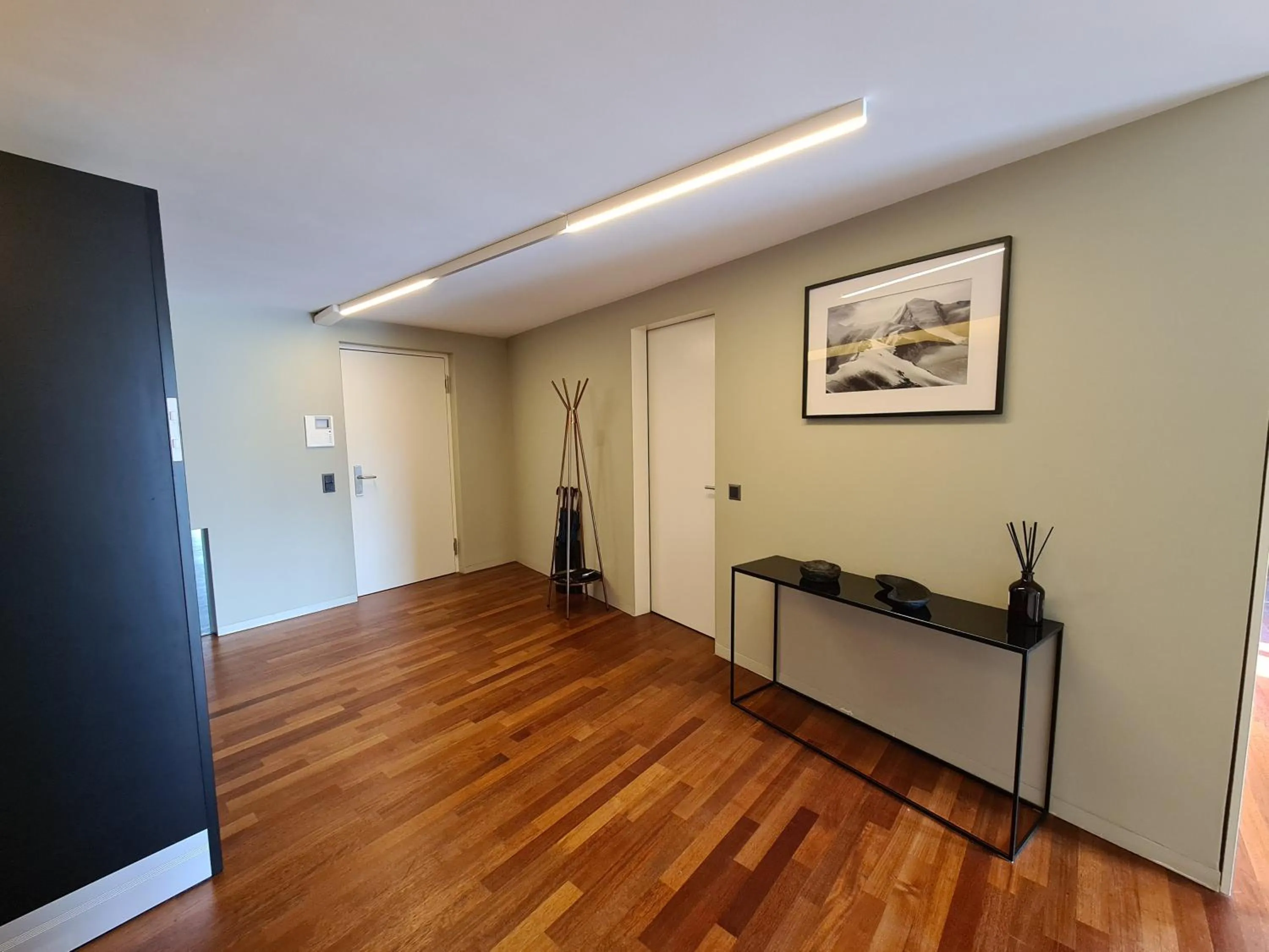 Living room in Lucerne Lake View Apartments