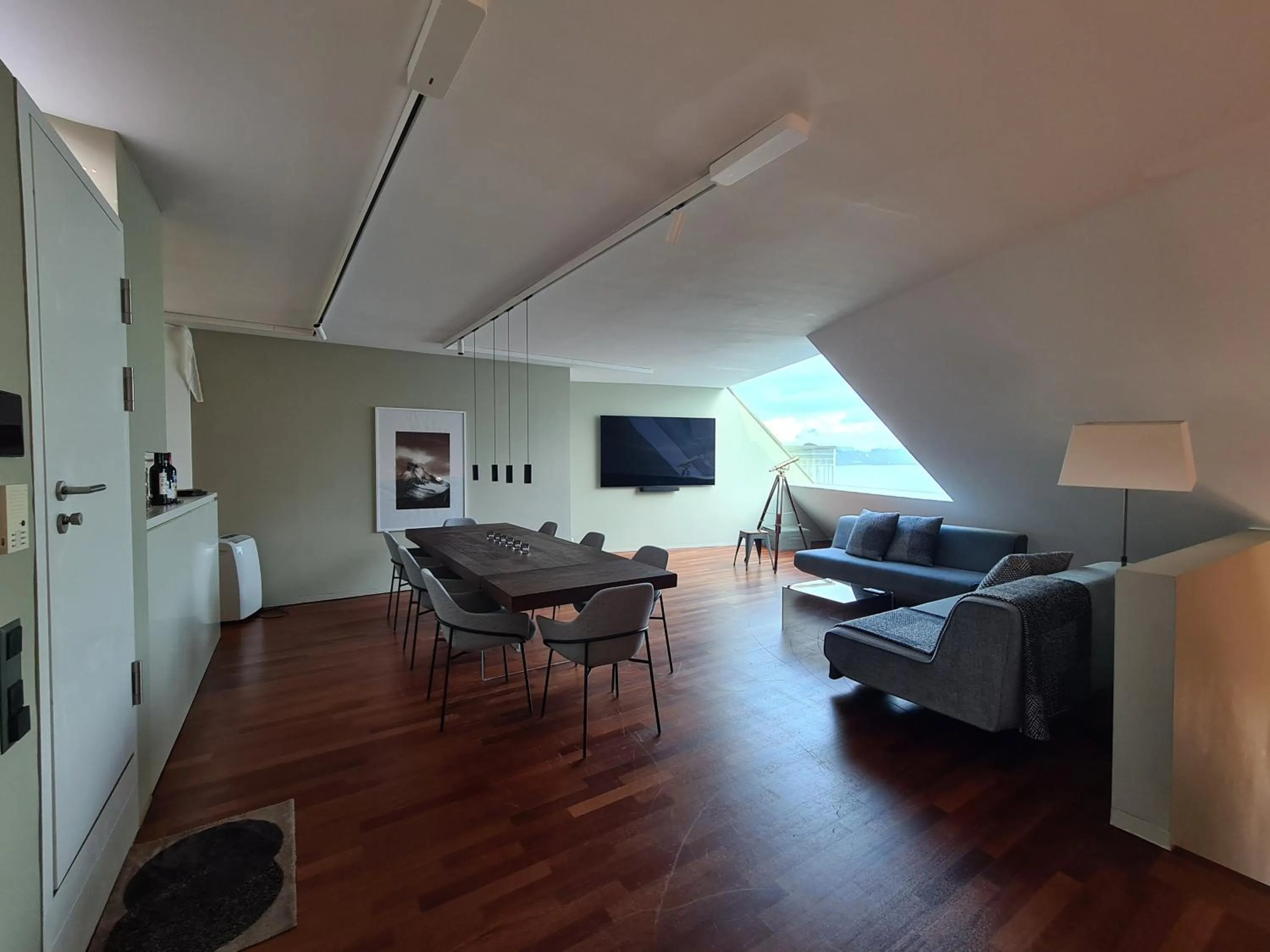 Dining area in Lucerne Lake View Apartments