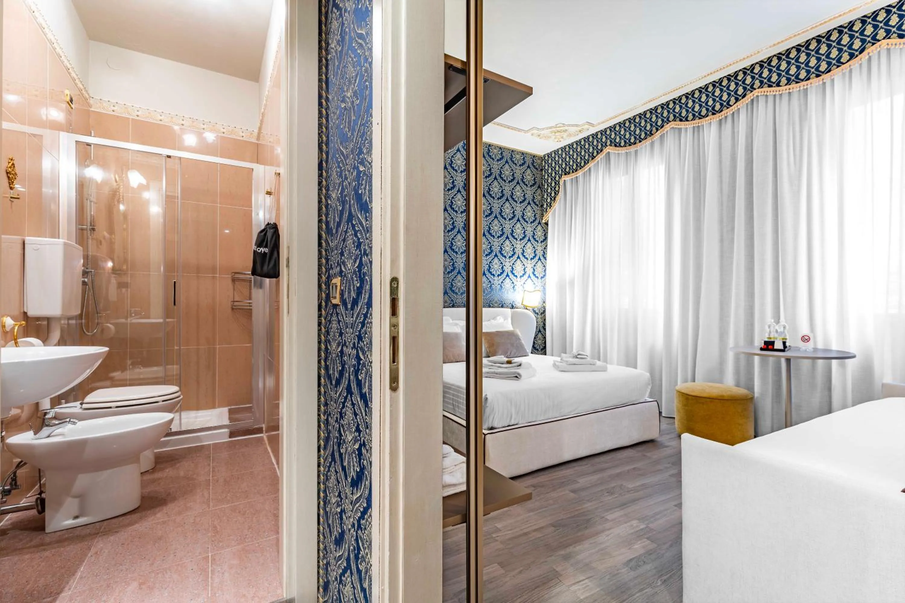 Bathroom, Bed in Ca' Morosini