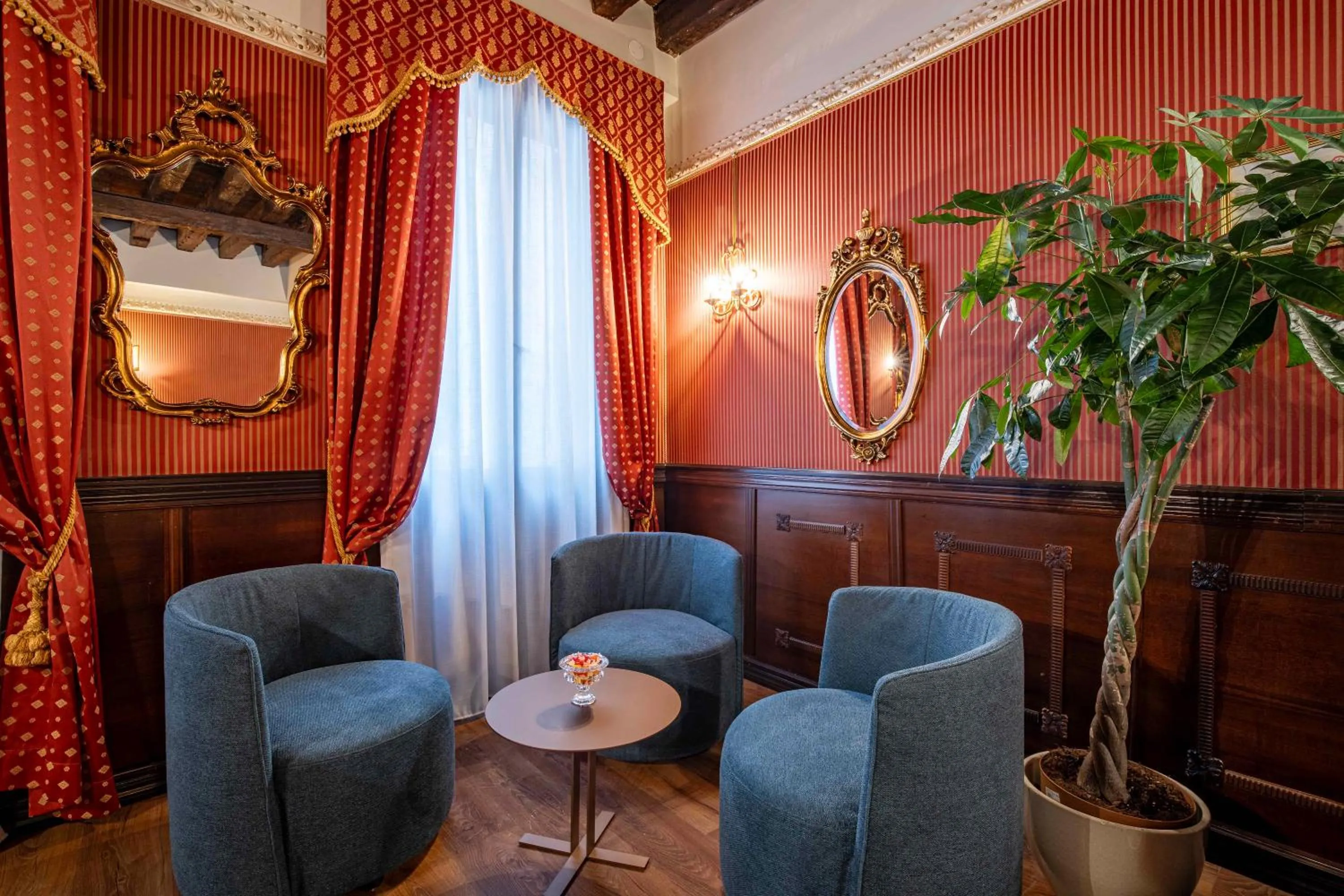 Seating area in Ca' Morosini