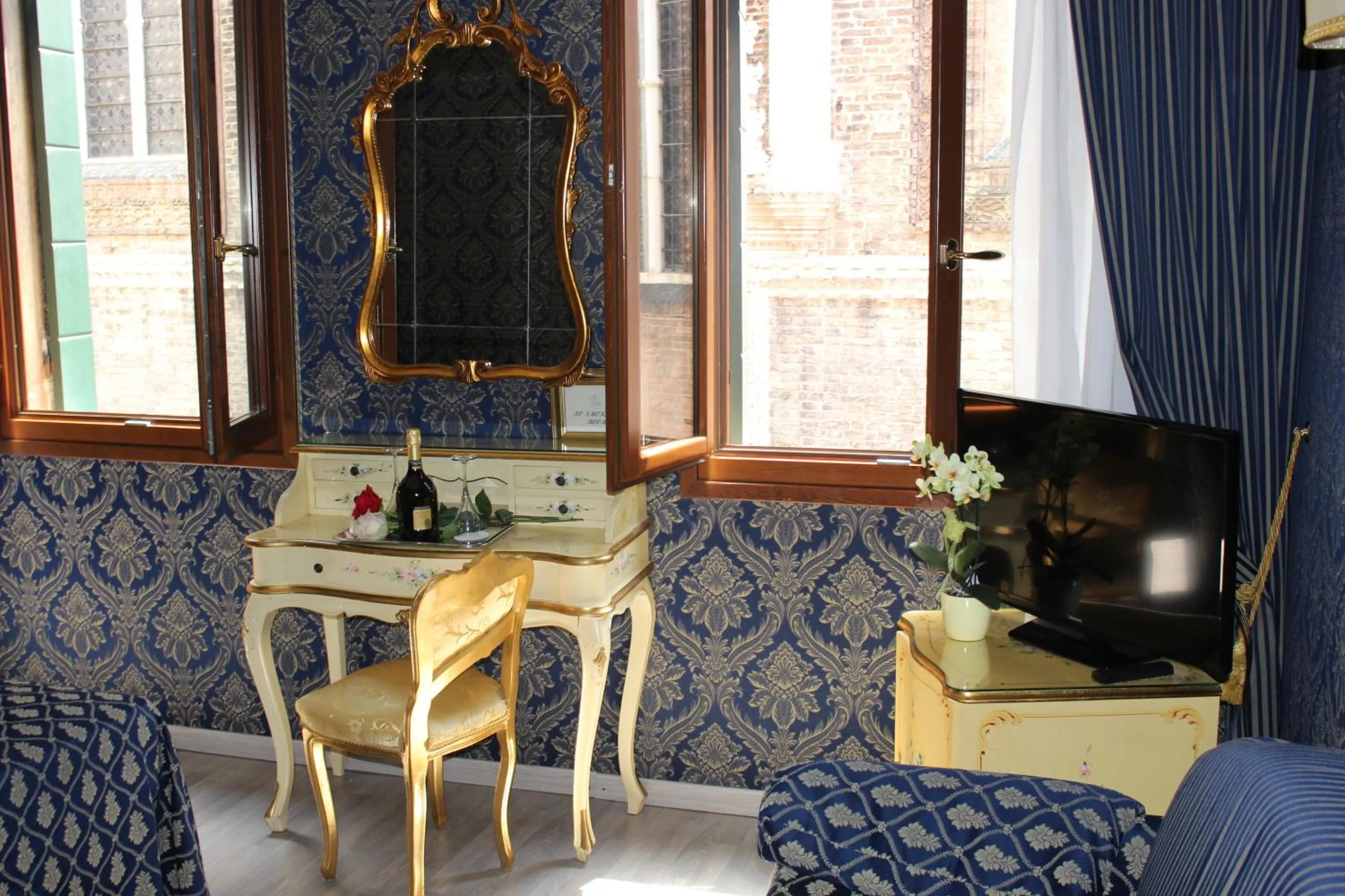 Nearby landmark in Ca' Morosini