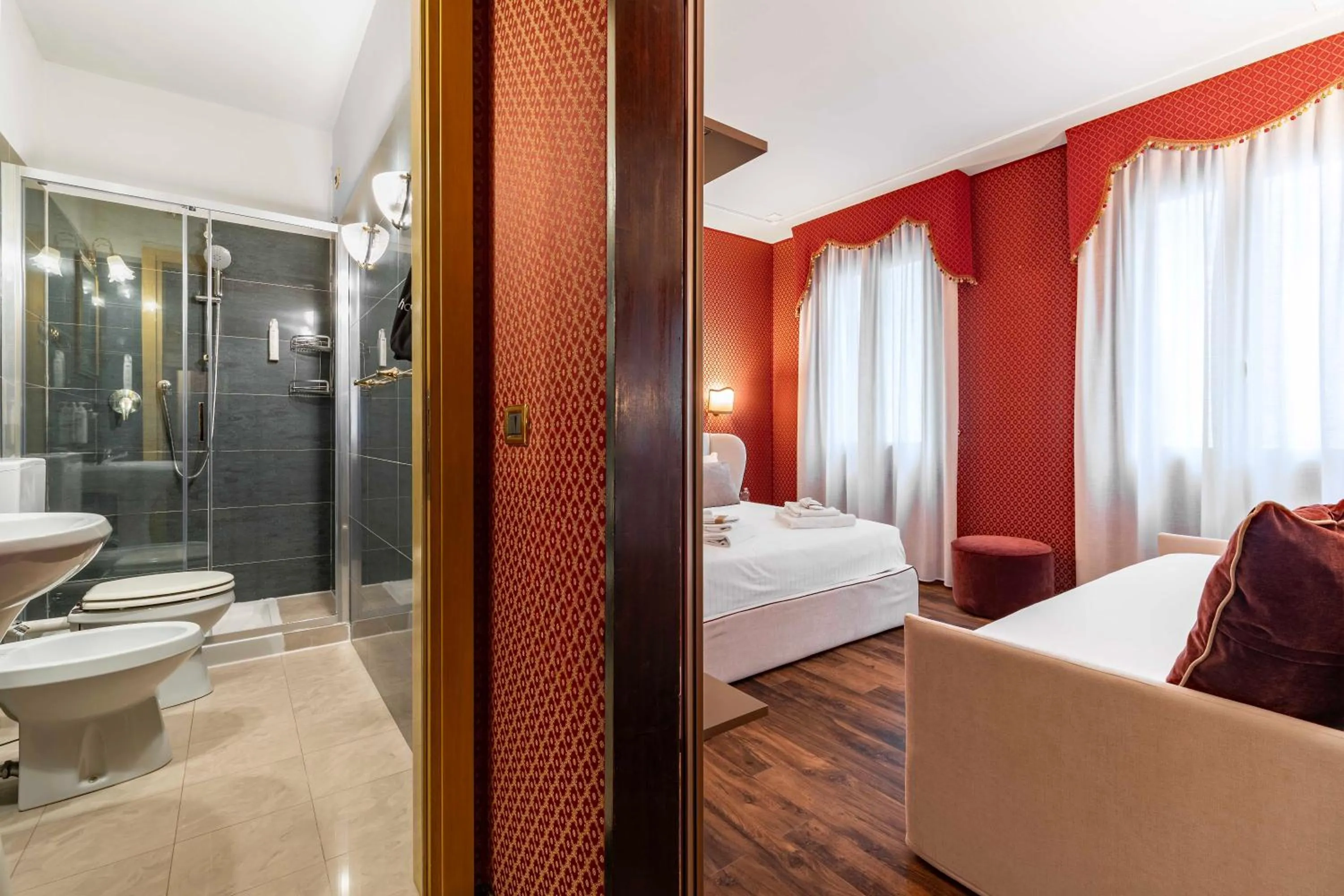 Bathroom, Bed in Ca' Morosini