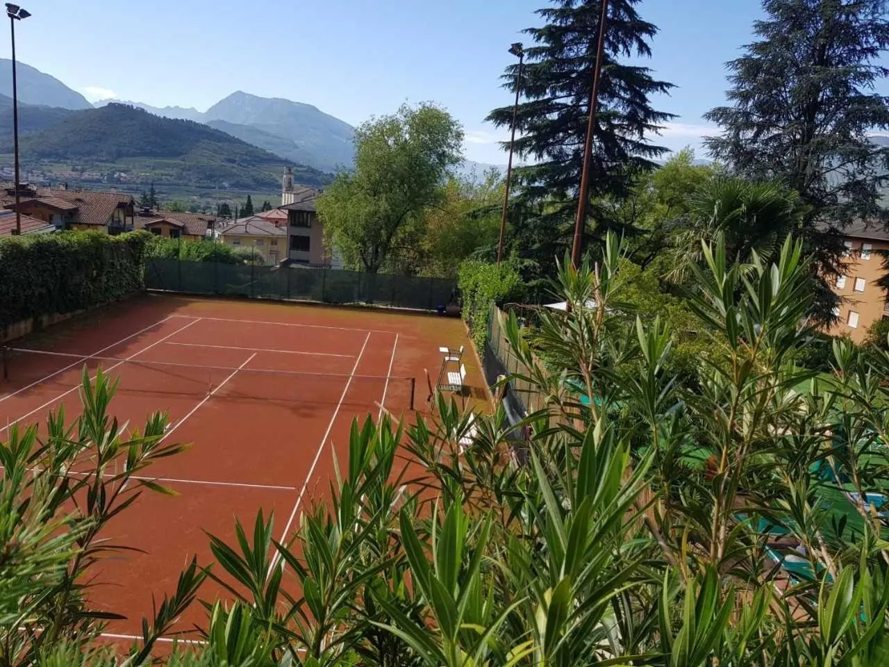 Tennis court in Residence Concaverde