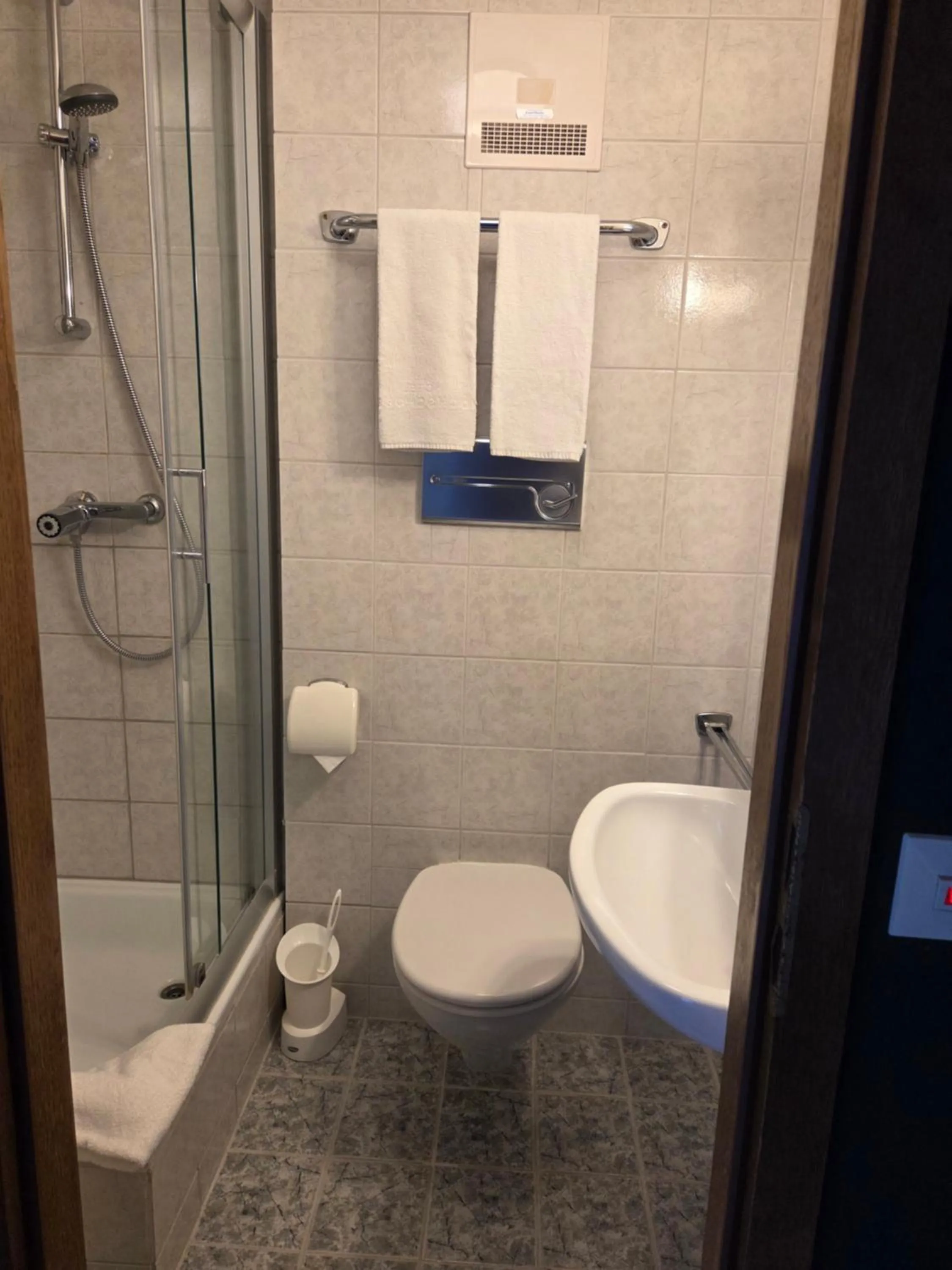 Bathroom in Hotel Restaurant Raunig