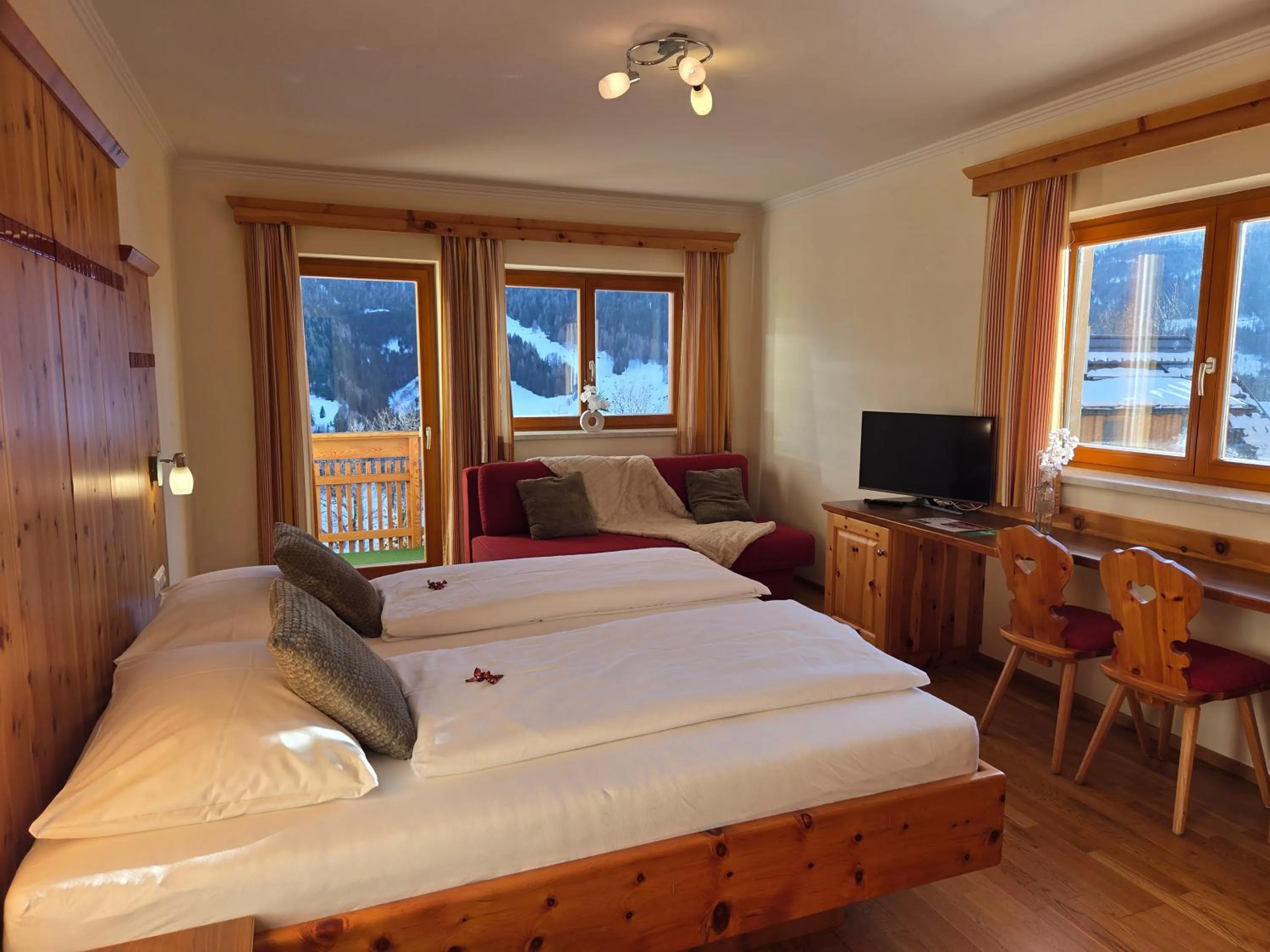 Bedroom, Bed in Hotel Restaurant Raunig