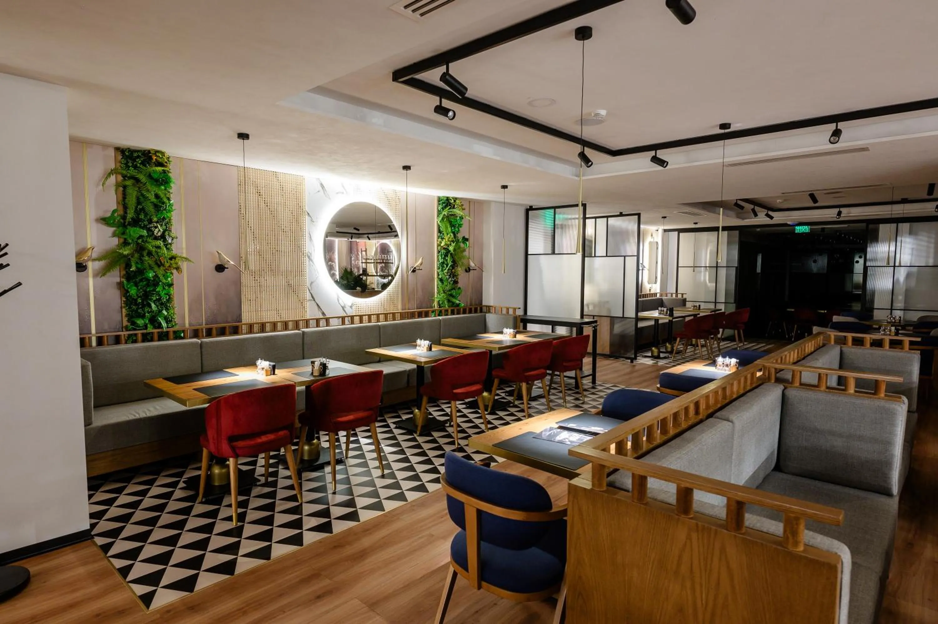 Restaurant/places to eat in Hotel Zamca Suceava