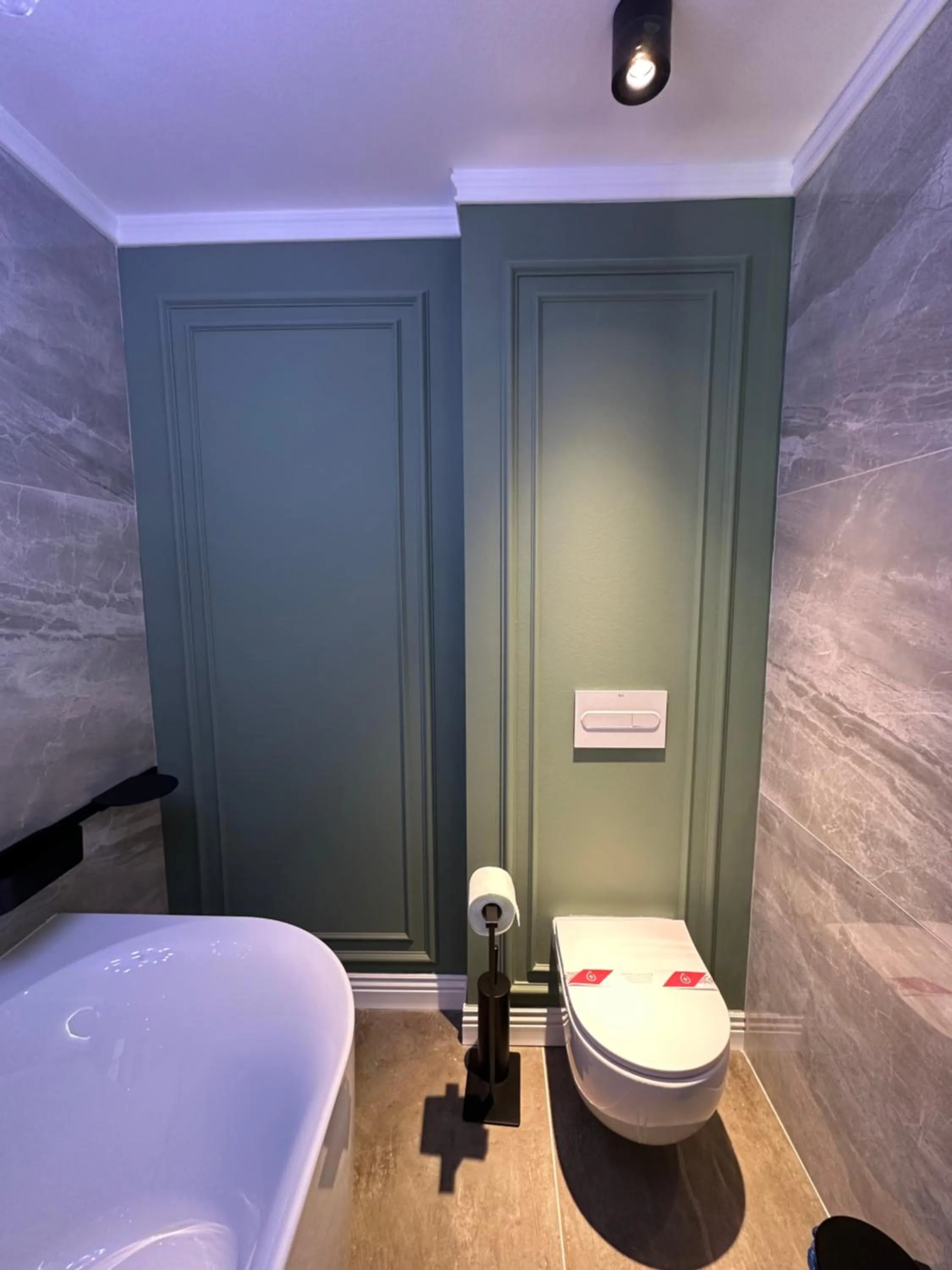 Toilet in Hotel Zamca Suceava