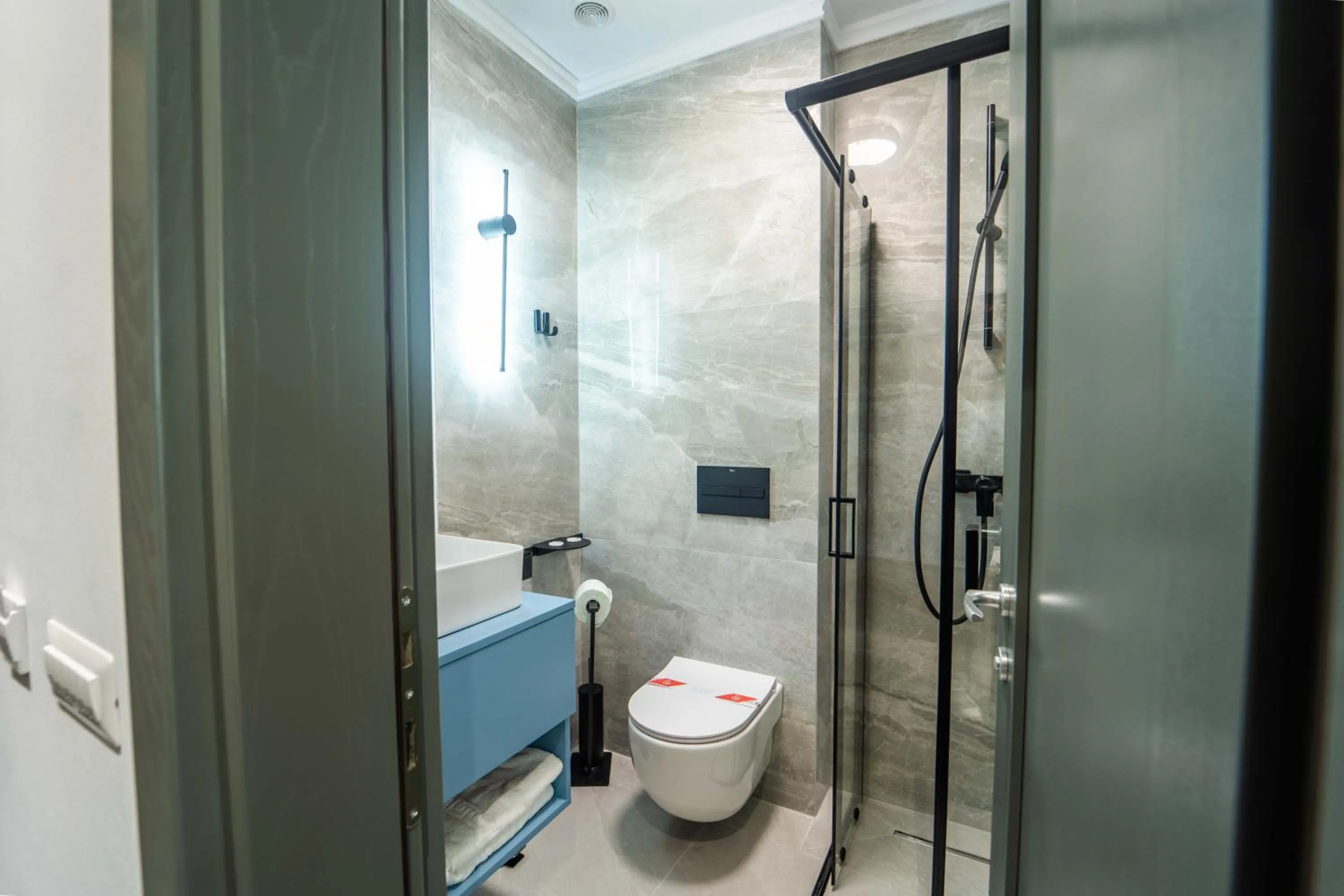 Shower in Hotel Zamca Suceava
