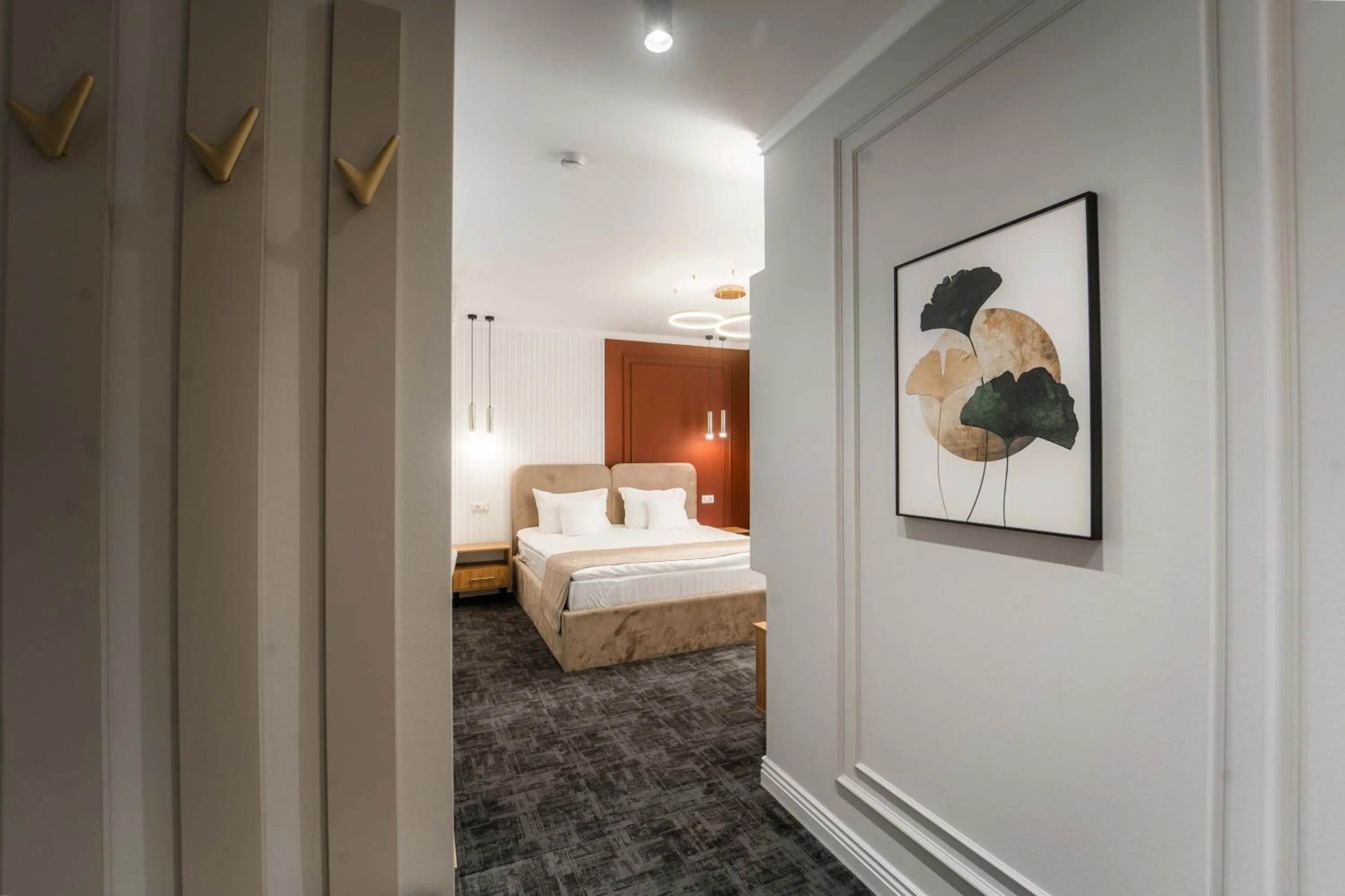 wardrobe, Bed in Hotel Zamca Suceava