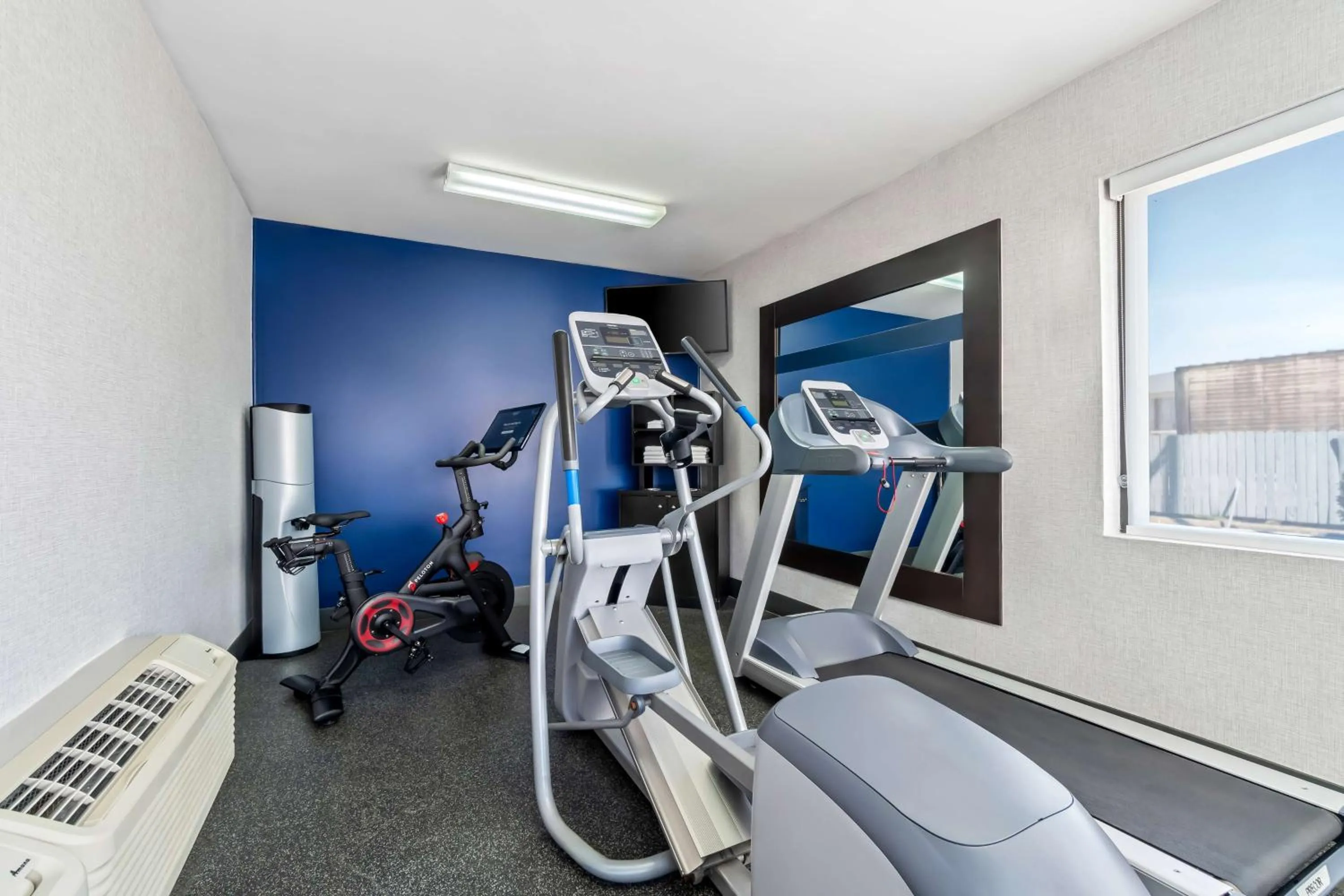 Fitness centre/facilities in Hampton Inn Jonesboro