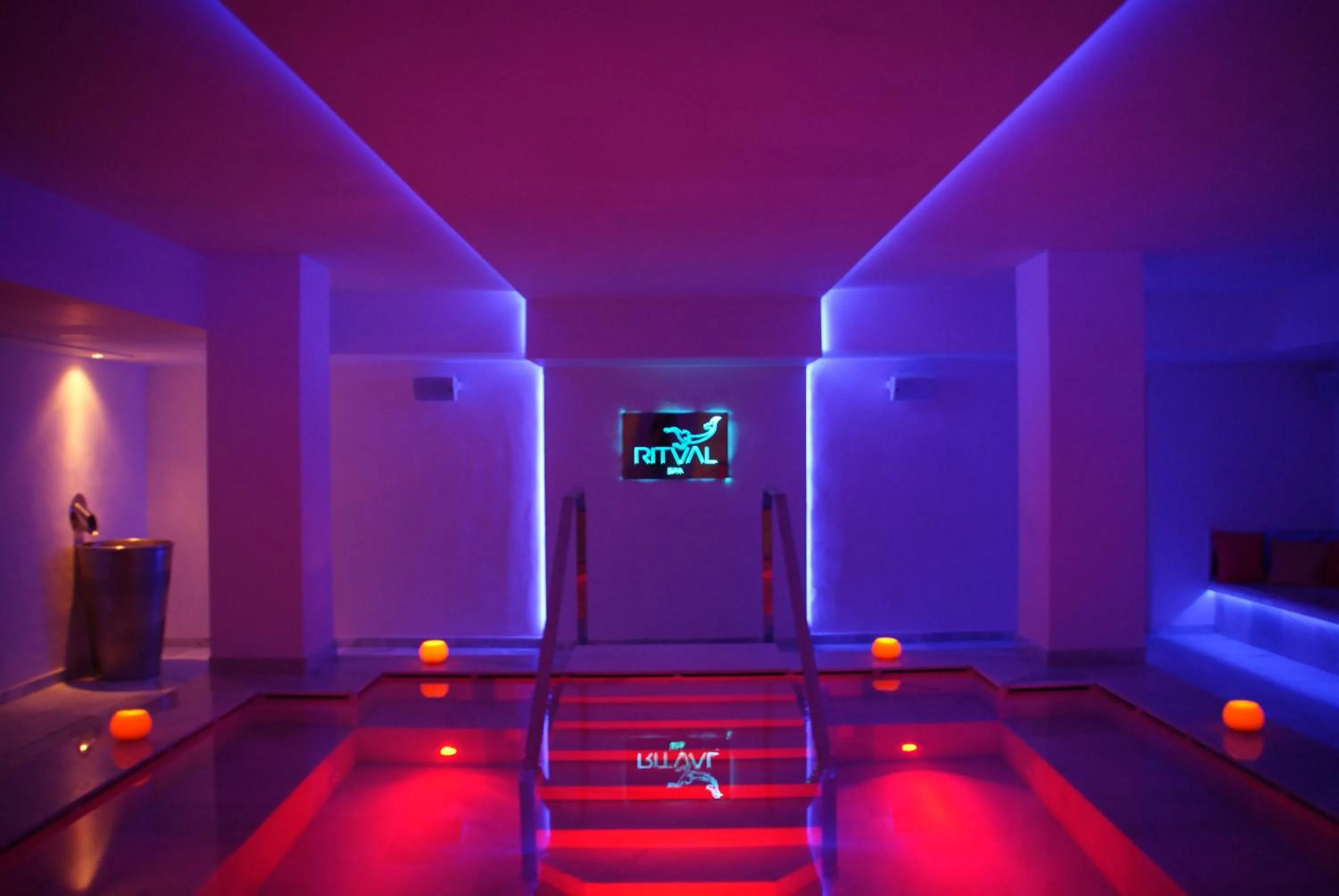 Hot Spring Bath in Hotel Ritual Torremolinos- Adults Only