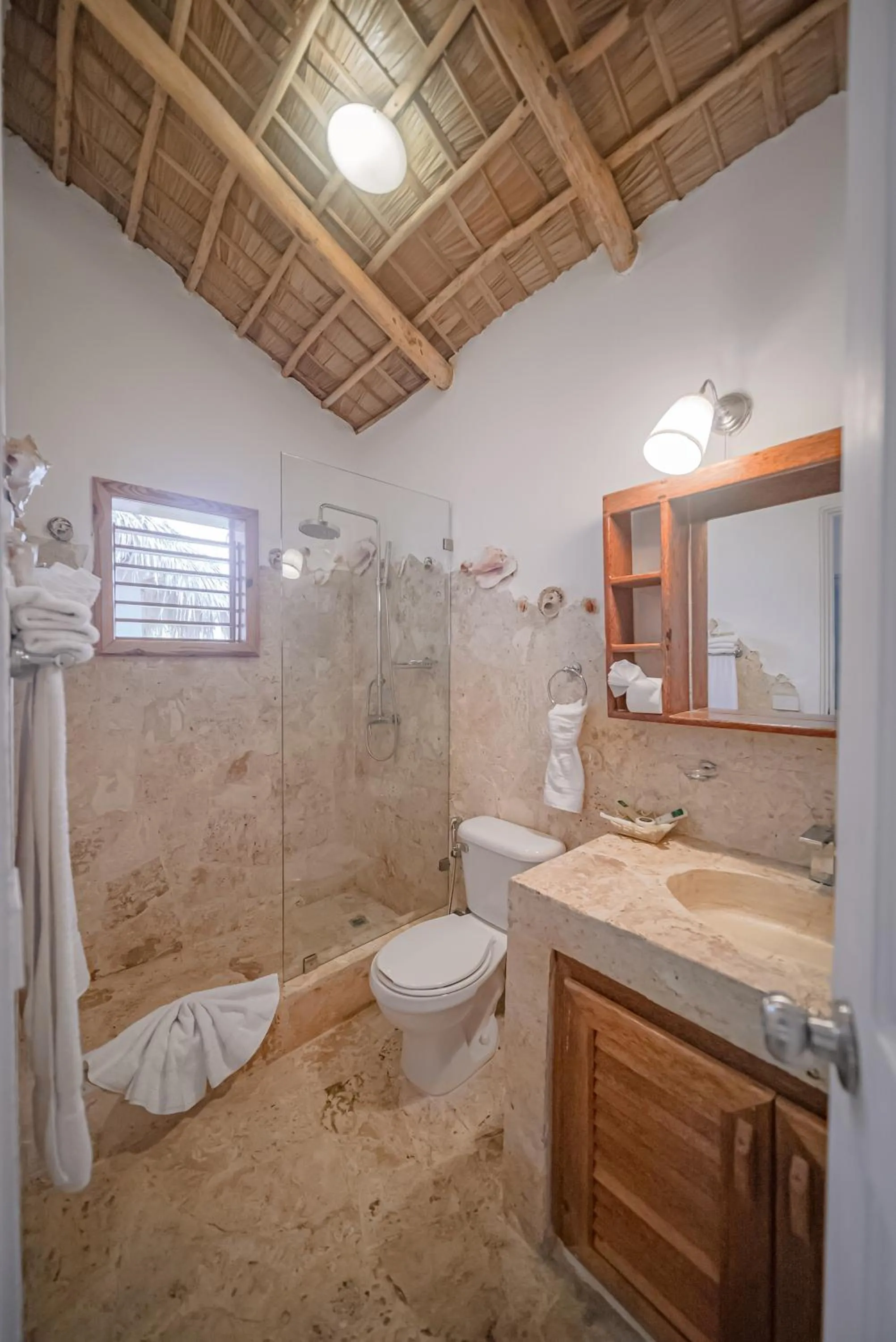 Shower in Paradiso del Caribe