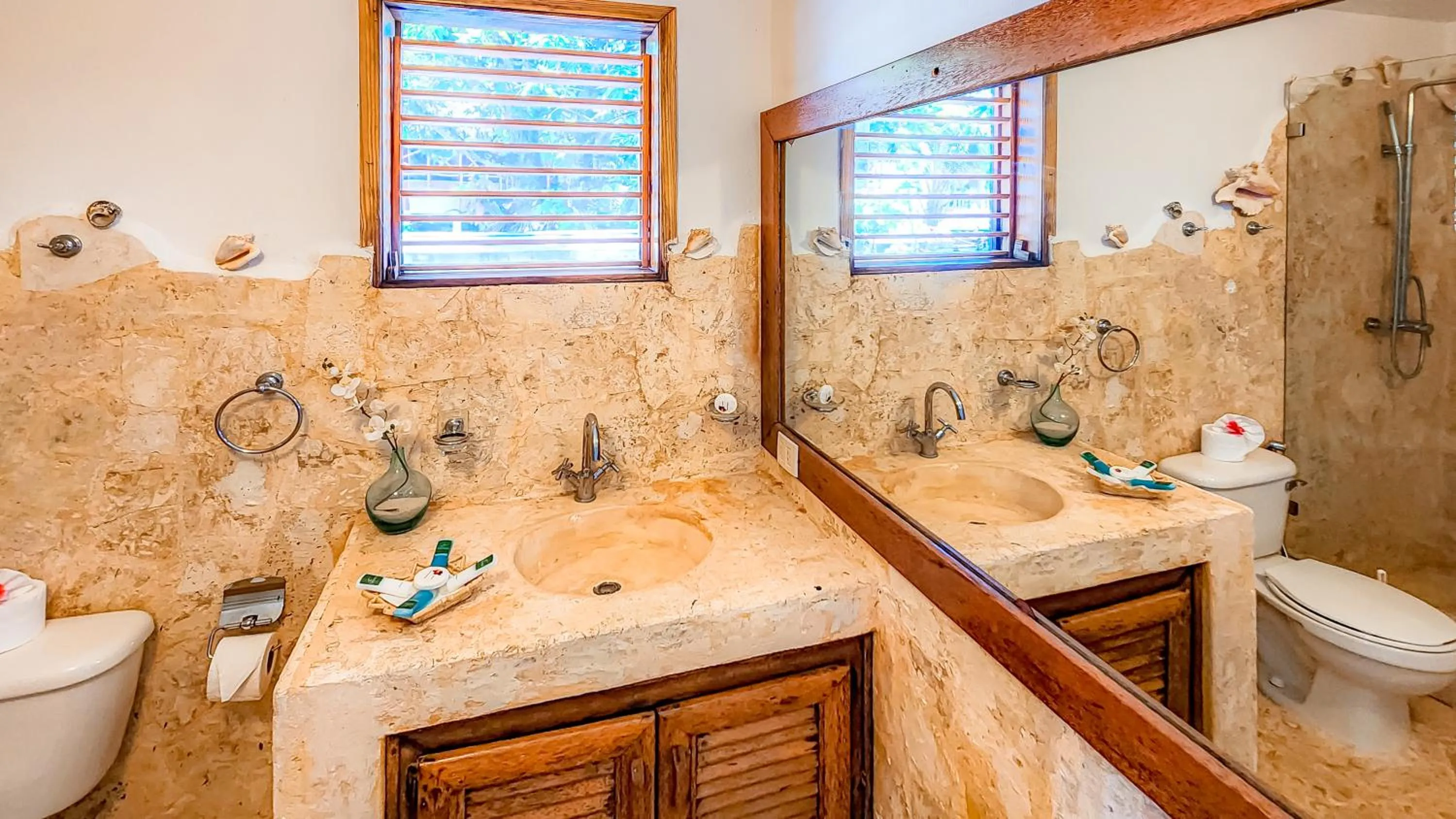 Toilet in Paradiso del Caribe