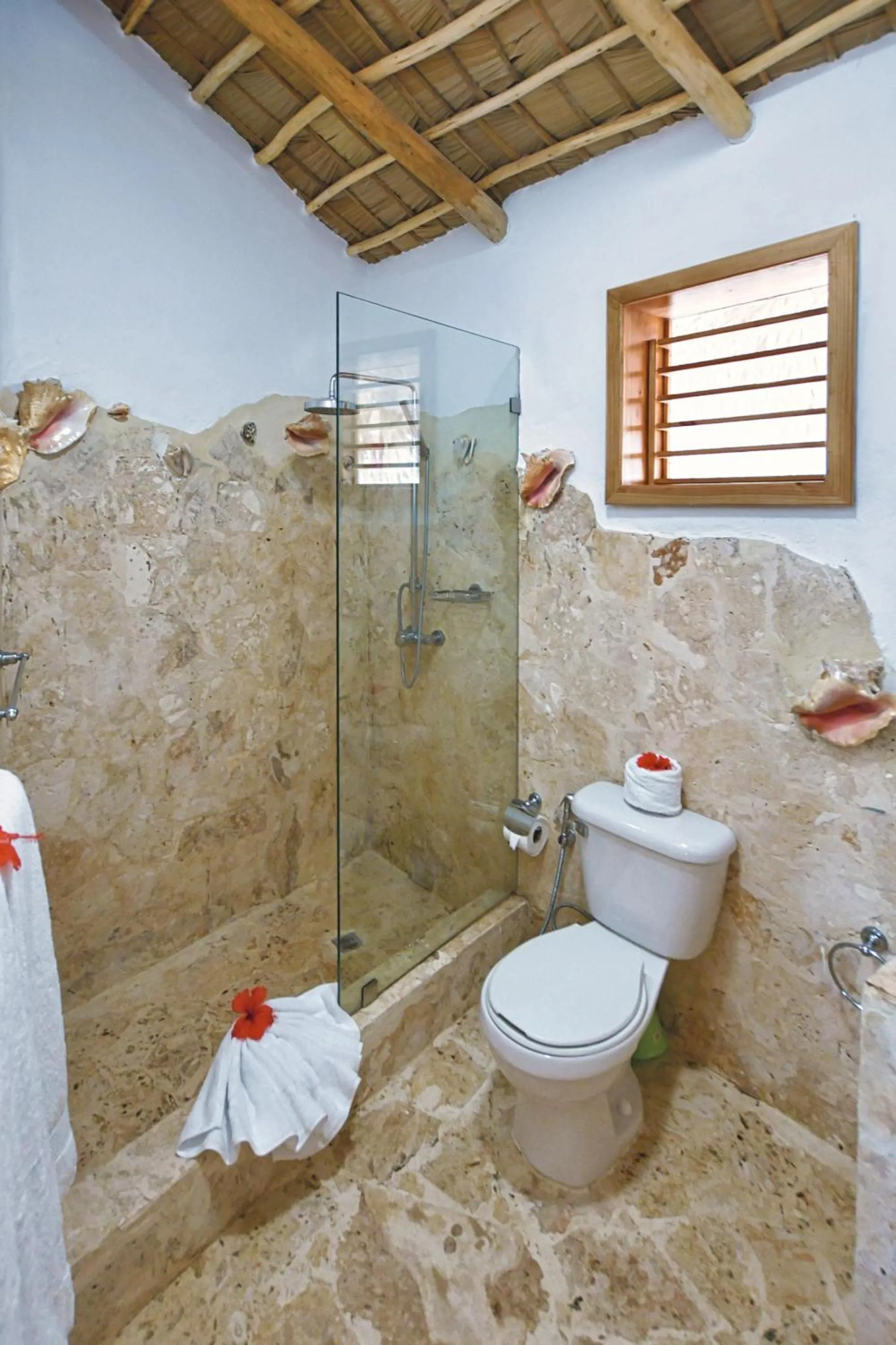 Shower in Paradiso del Caribe