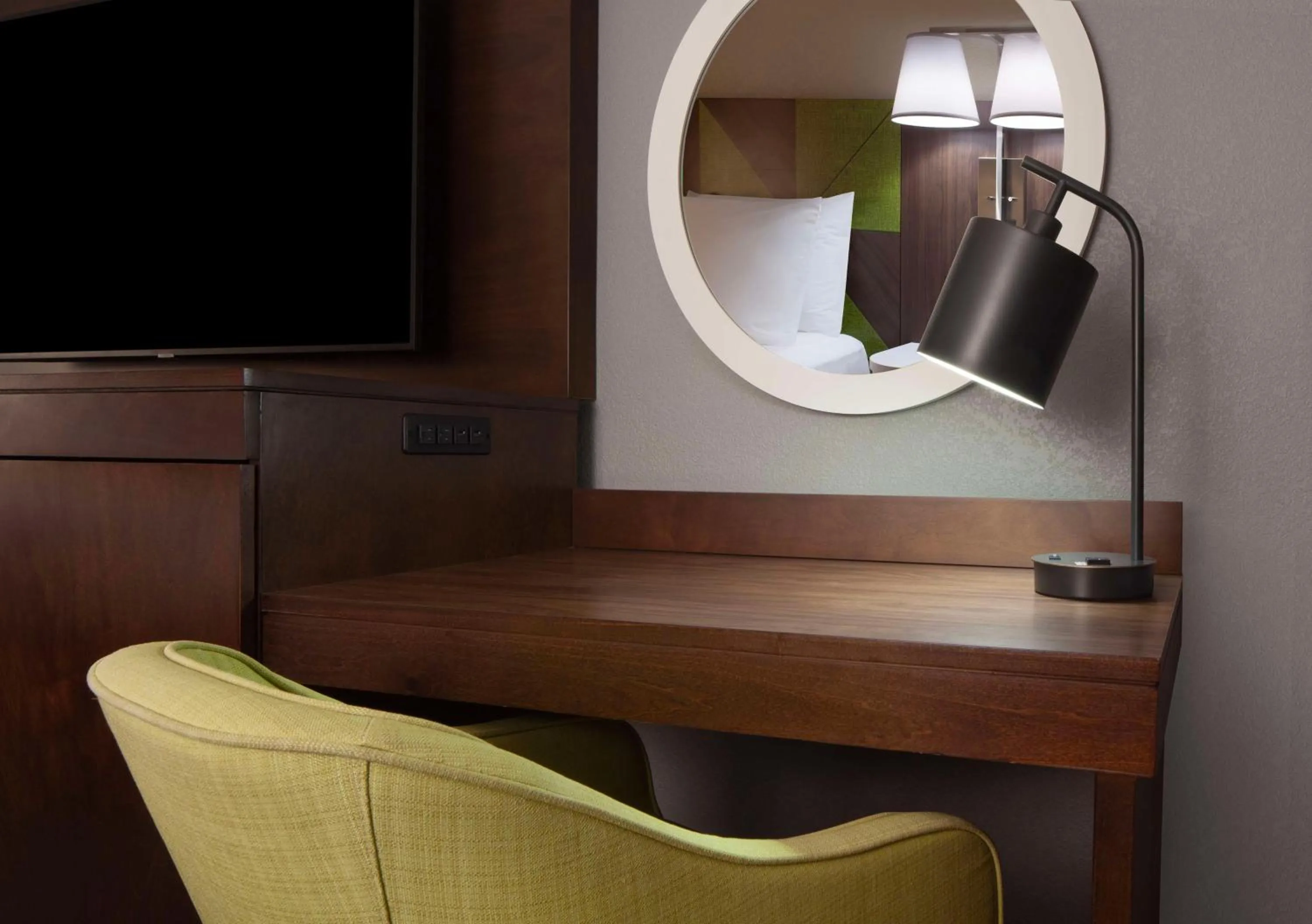 Bedroom in Hampton Inn Hotel Atlanta-Southlake