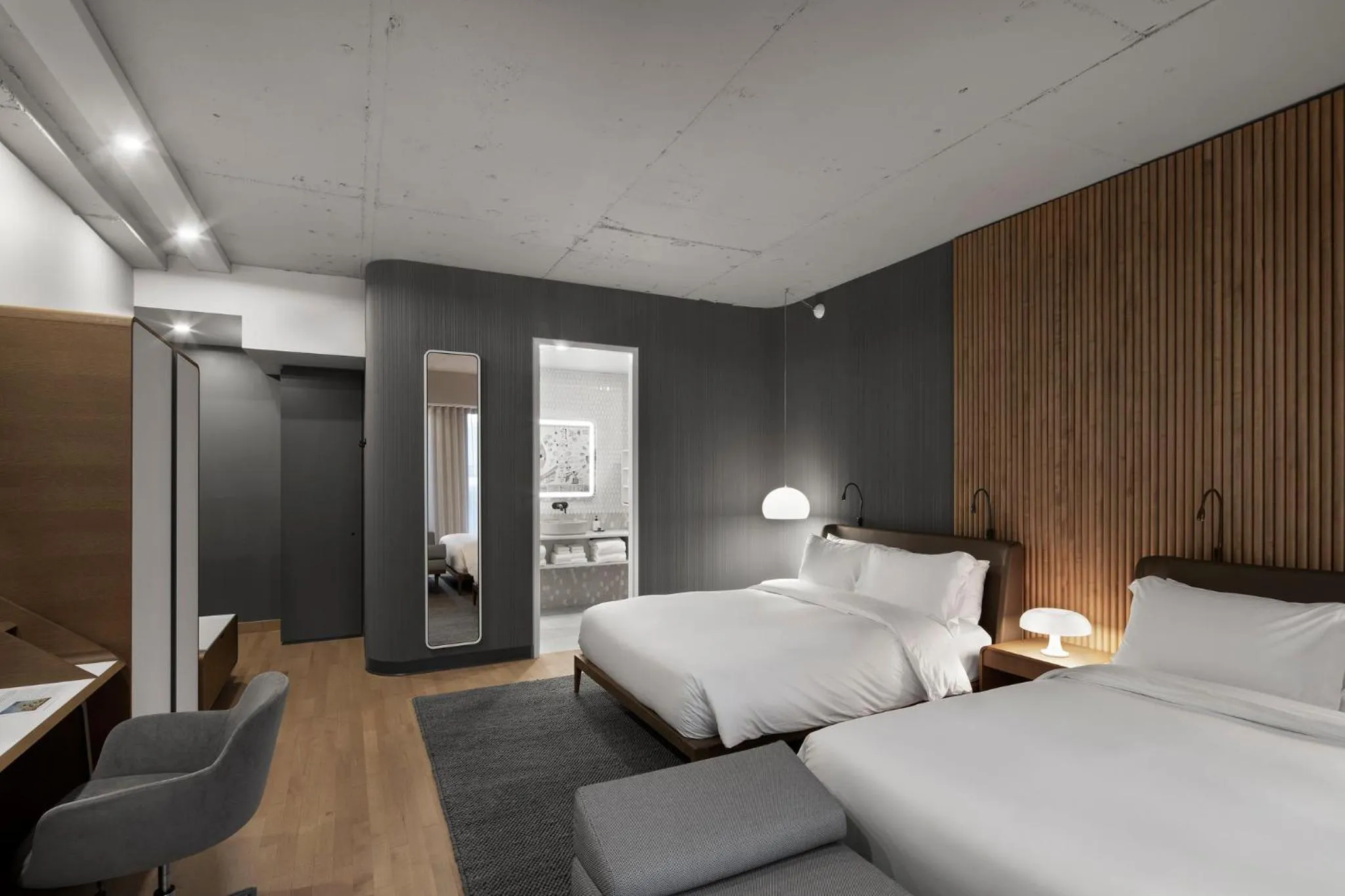 Bathroom, Bed in Hôtel Le Germain Montréal