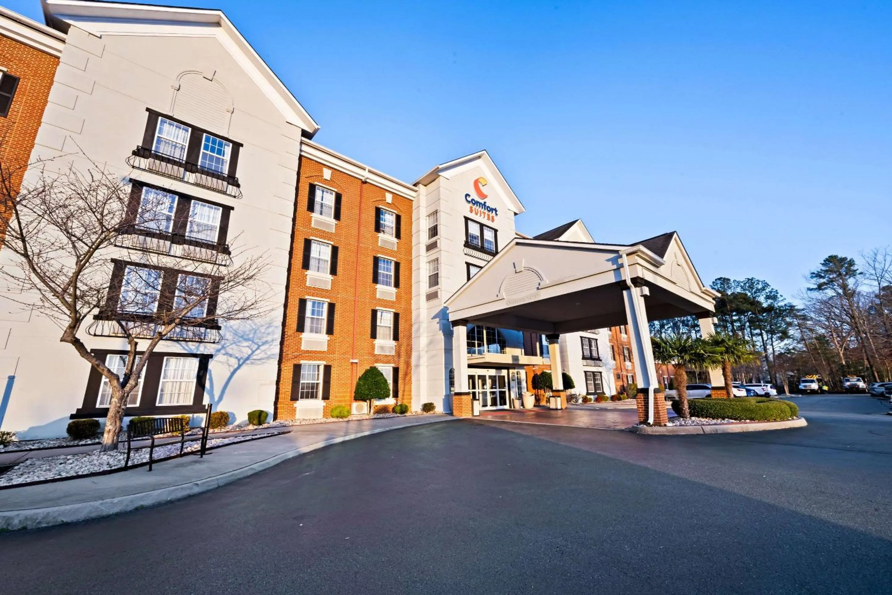 Property building in Comfort Suites Newport News Airport