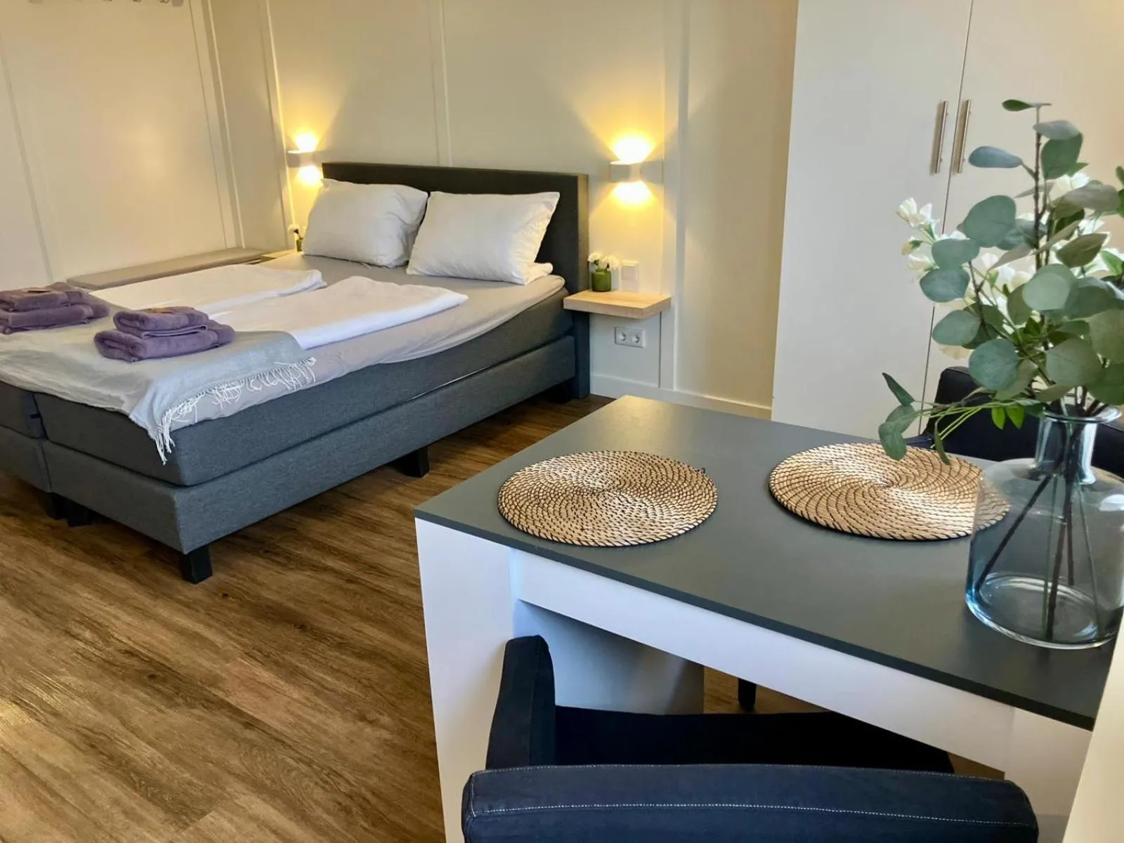 Photo of the whole room, Bed in Die zwei Löwen Ferienwohnungen