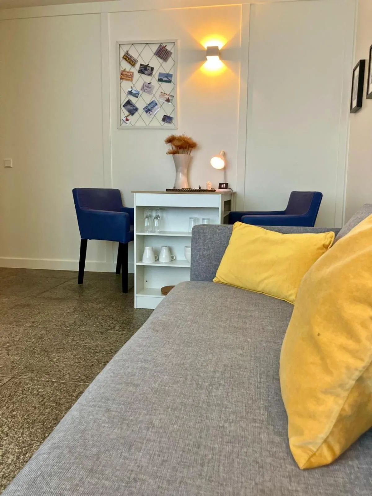 Seating area, Bed in Die zwei Löwen Ferienwohnungen
