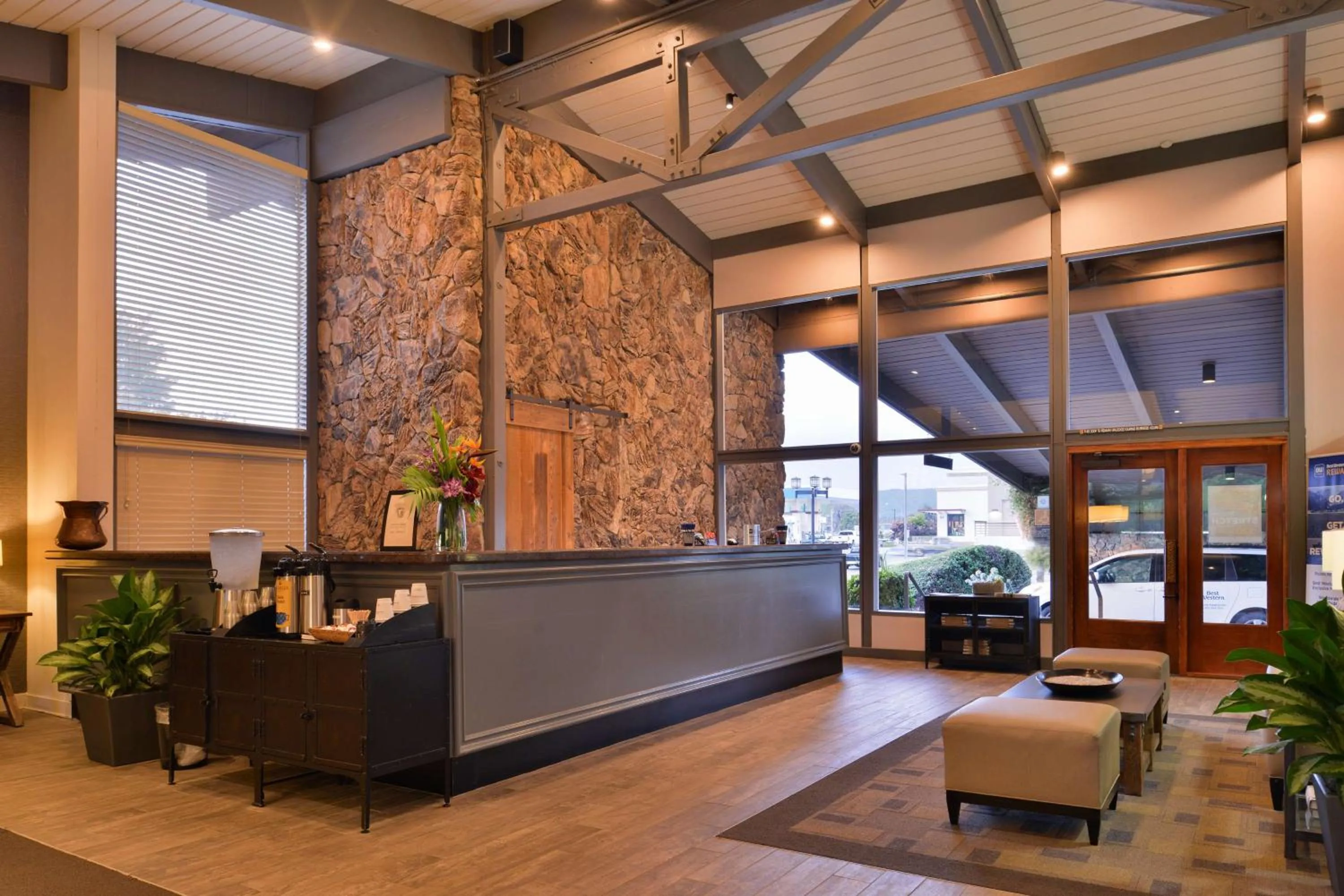 Lobby or reception in Best Western Corte Madera Inn