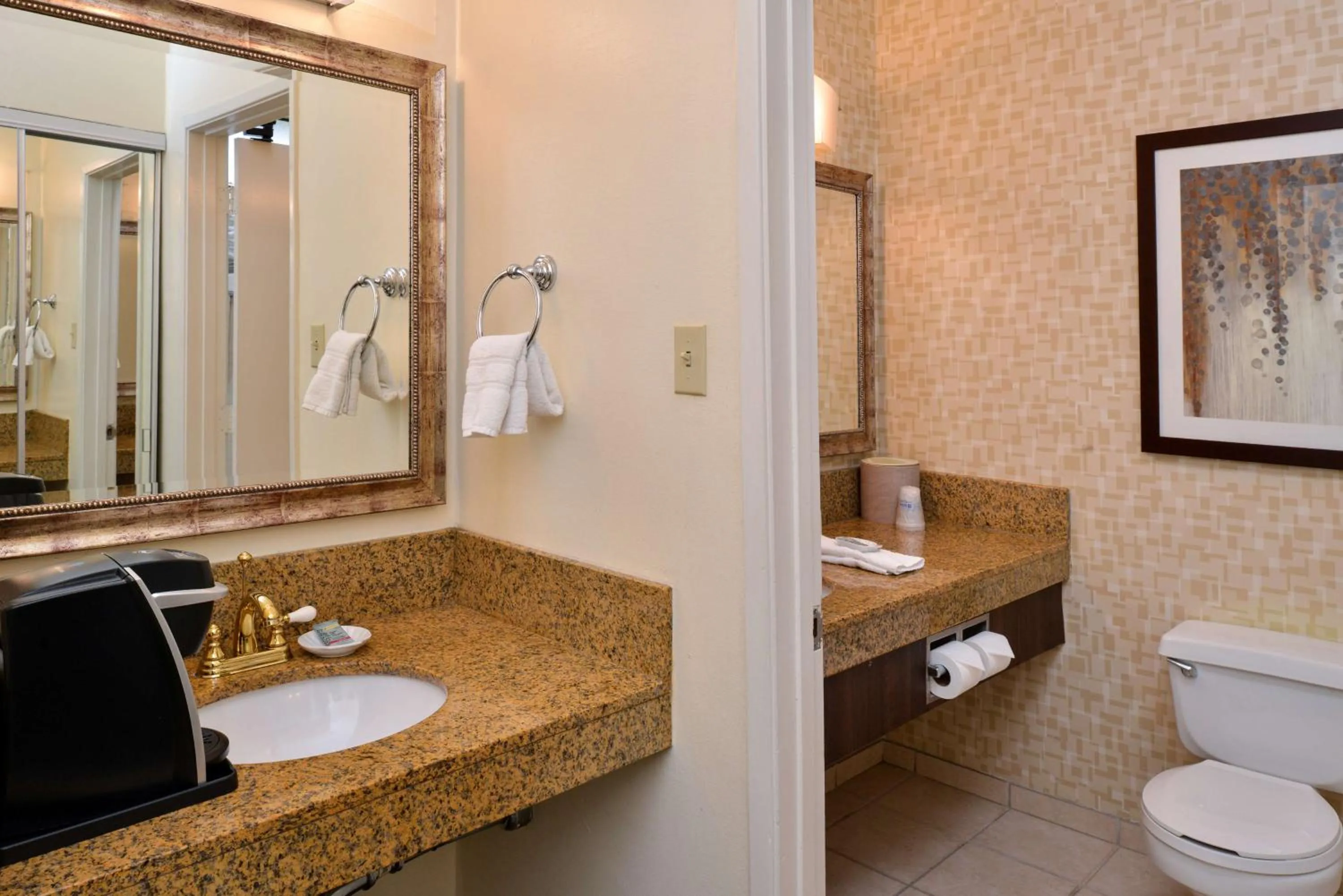 Bathroom in Best Western Corte Madera Inn