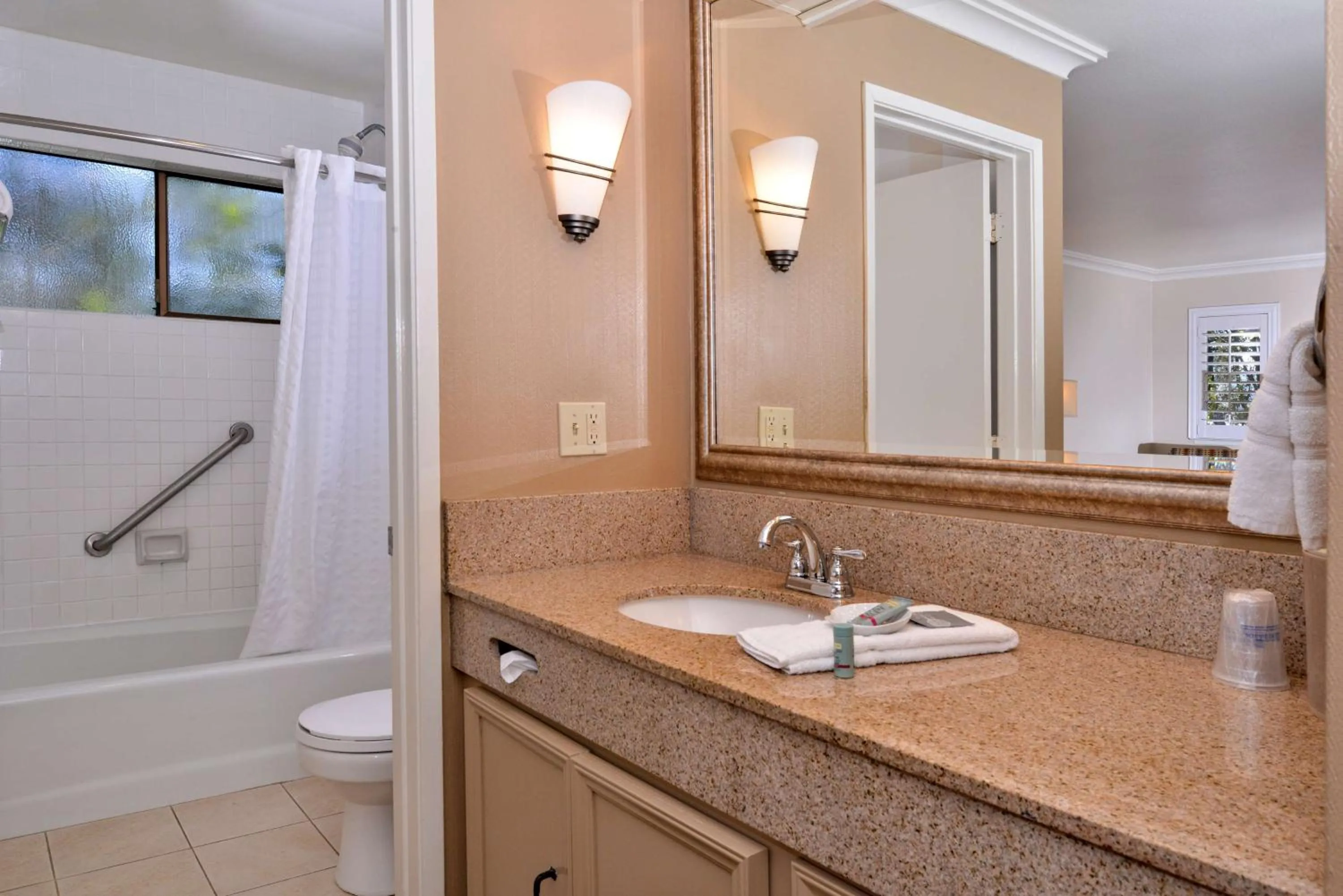 Bathroom in Best Western Corte Madera Inn