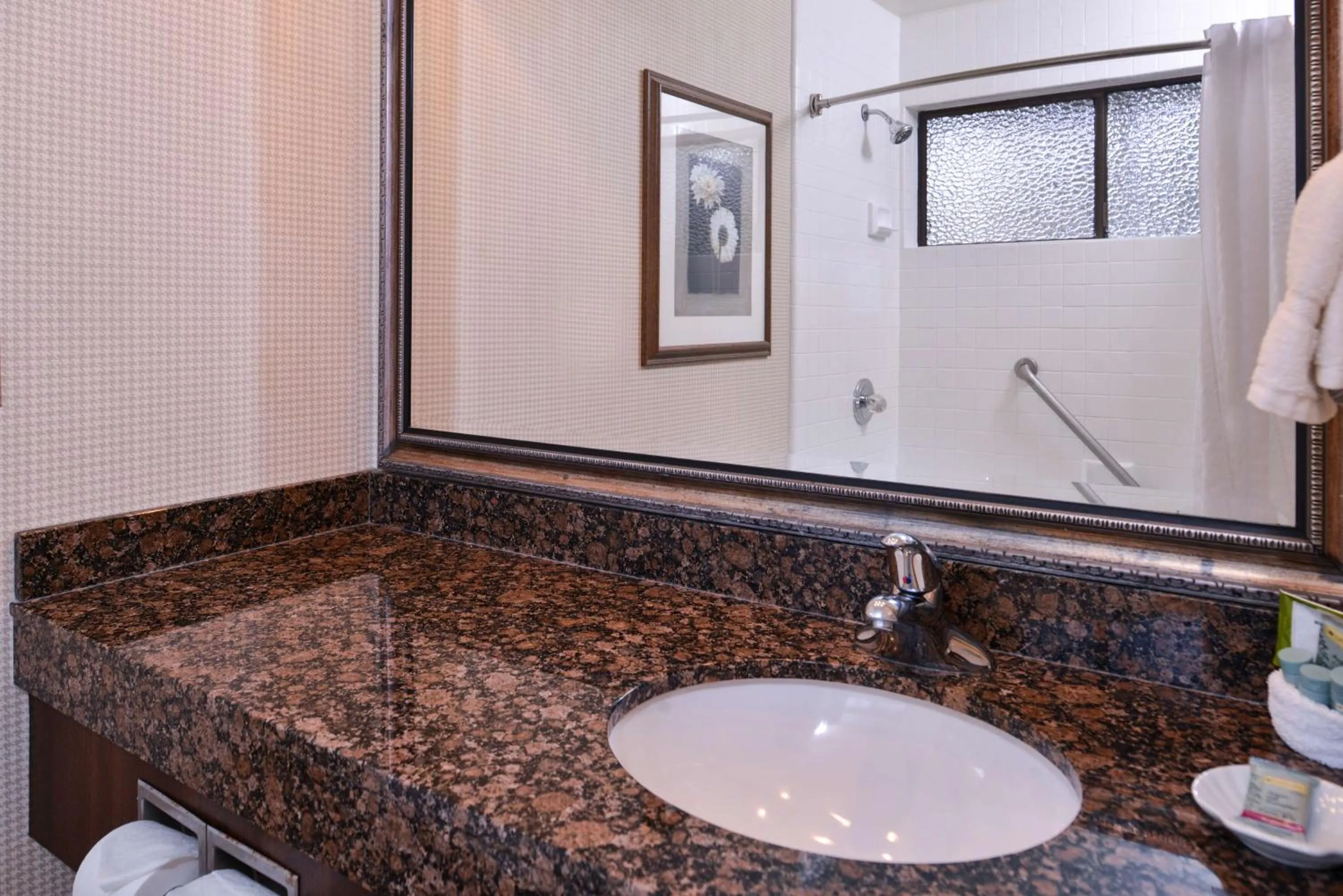 Bathroom in Best Western Corte Madera Inn