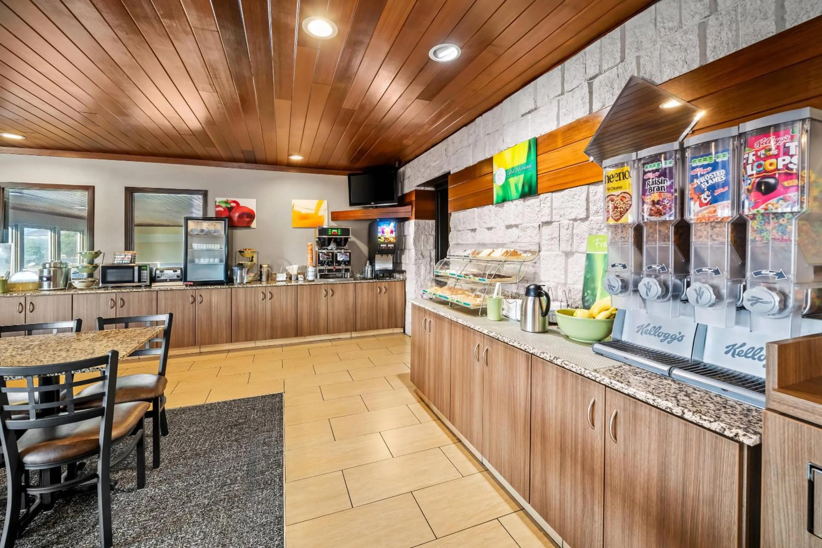 Breakfast in Quality Inn La Crosse North