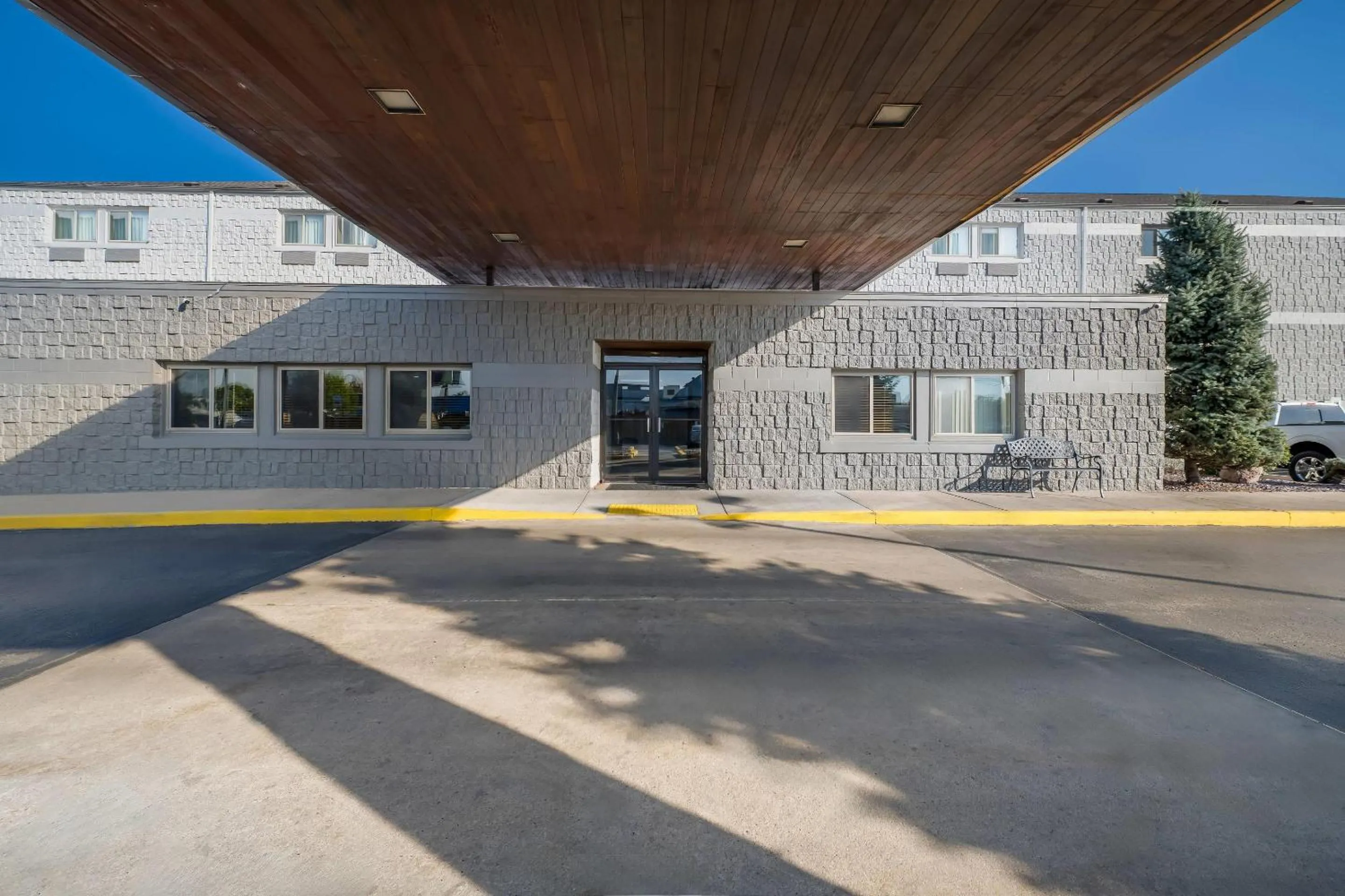 Property building in Quality Inn La Crosse North