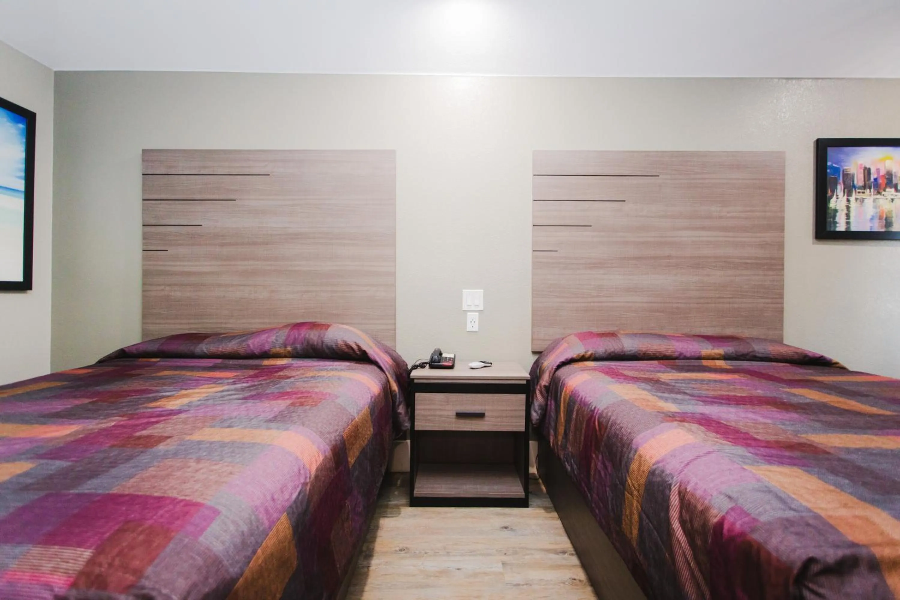 Photo of the whole room, Bed in Palace Inn Beltway 8 & Westview