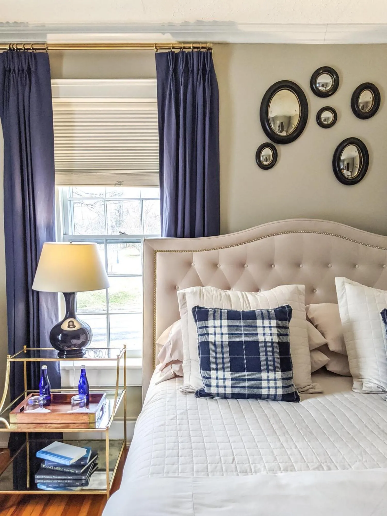 Bed in Stagecoach Inn