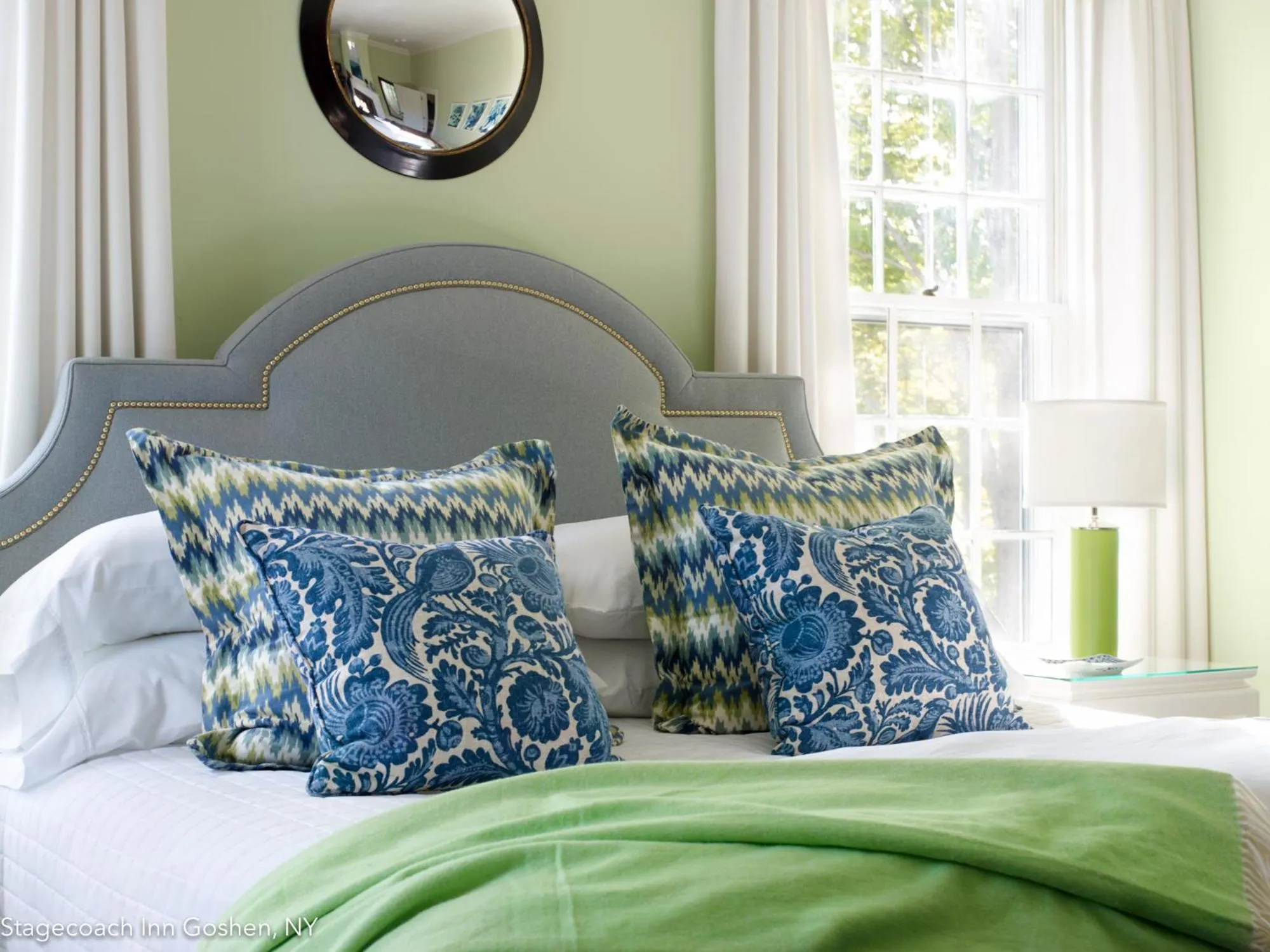 Bed in Stagecoach Inn