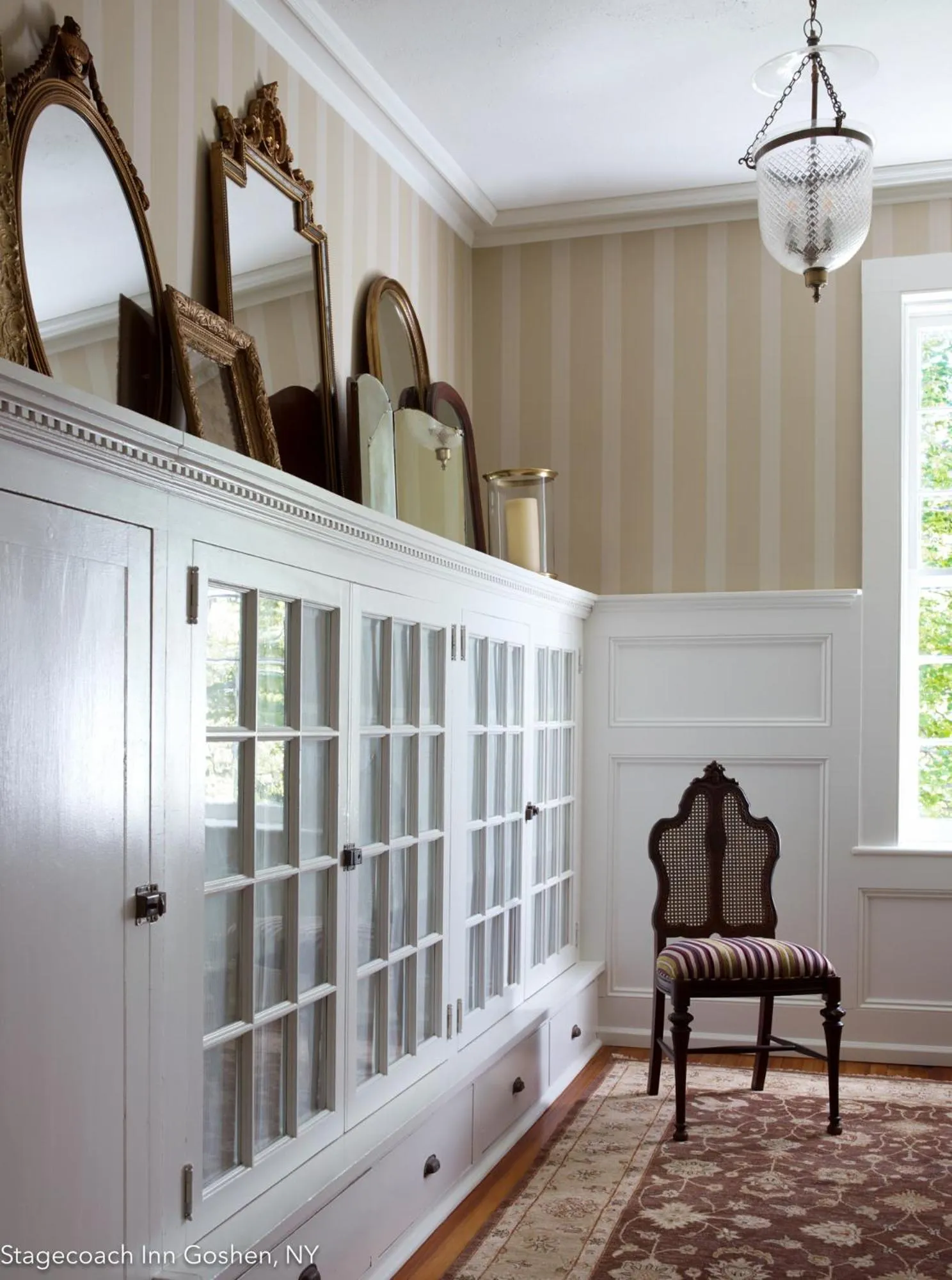 Decorative detail in Stagecoach Inn