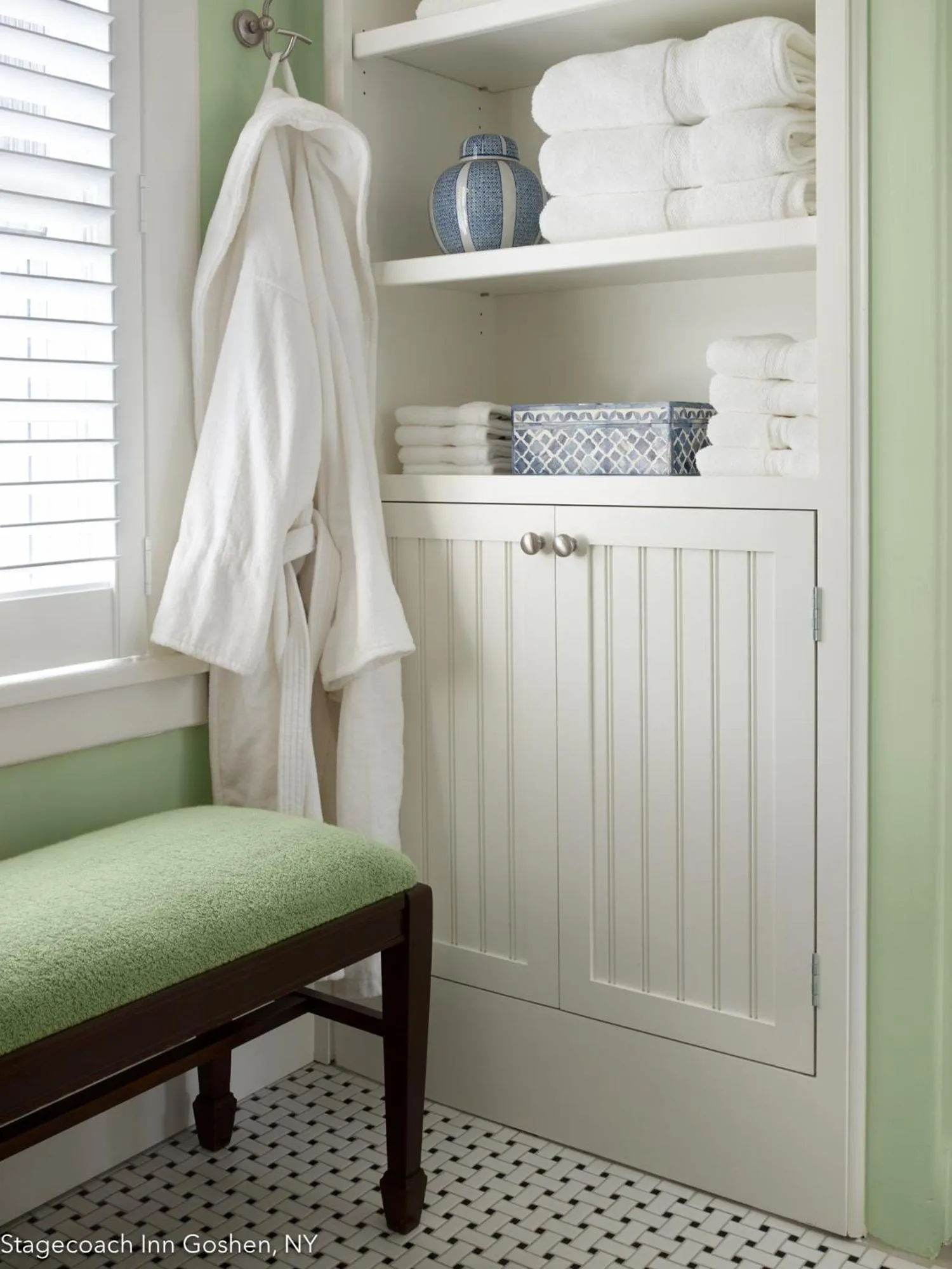 Bathroom in Stagecoach Inn